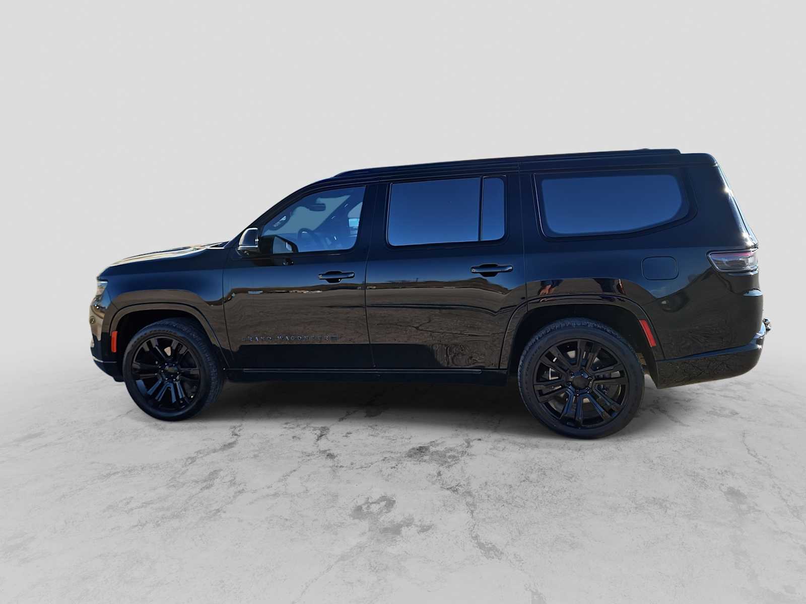 Thumbnail: 2022 Jeep Grand Wagoneer - 5