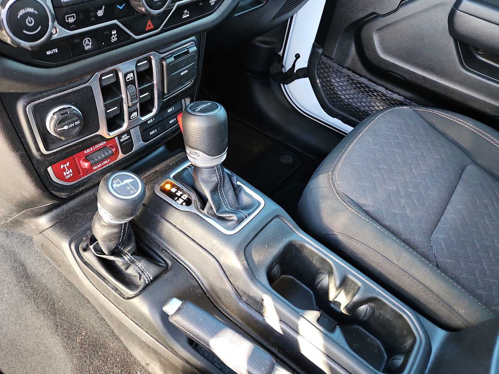 Thumbnail: 2024 Jeep Gladiator - 20