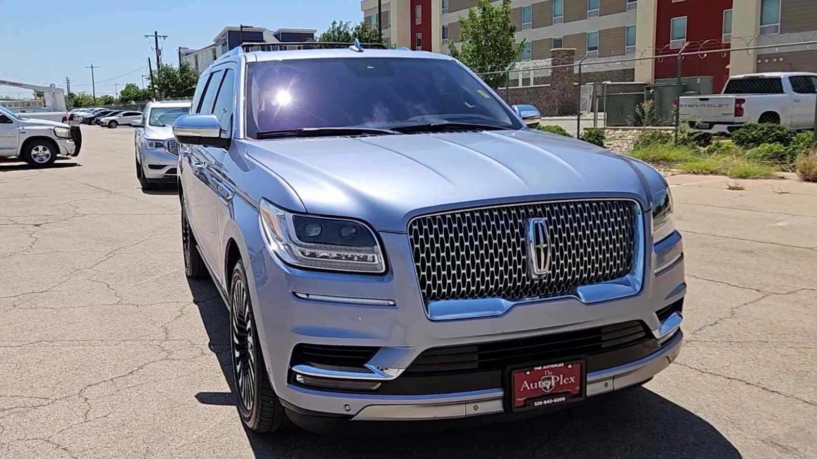 Thumbnail: 2019 Lincoln Navigator L - 3