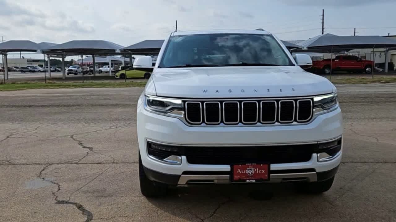 Thumbnail: 2022 Jeep Wagoneer - 3