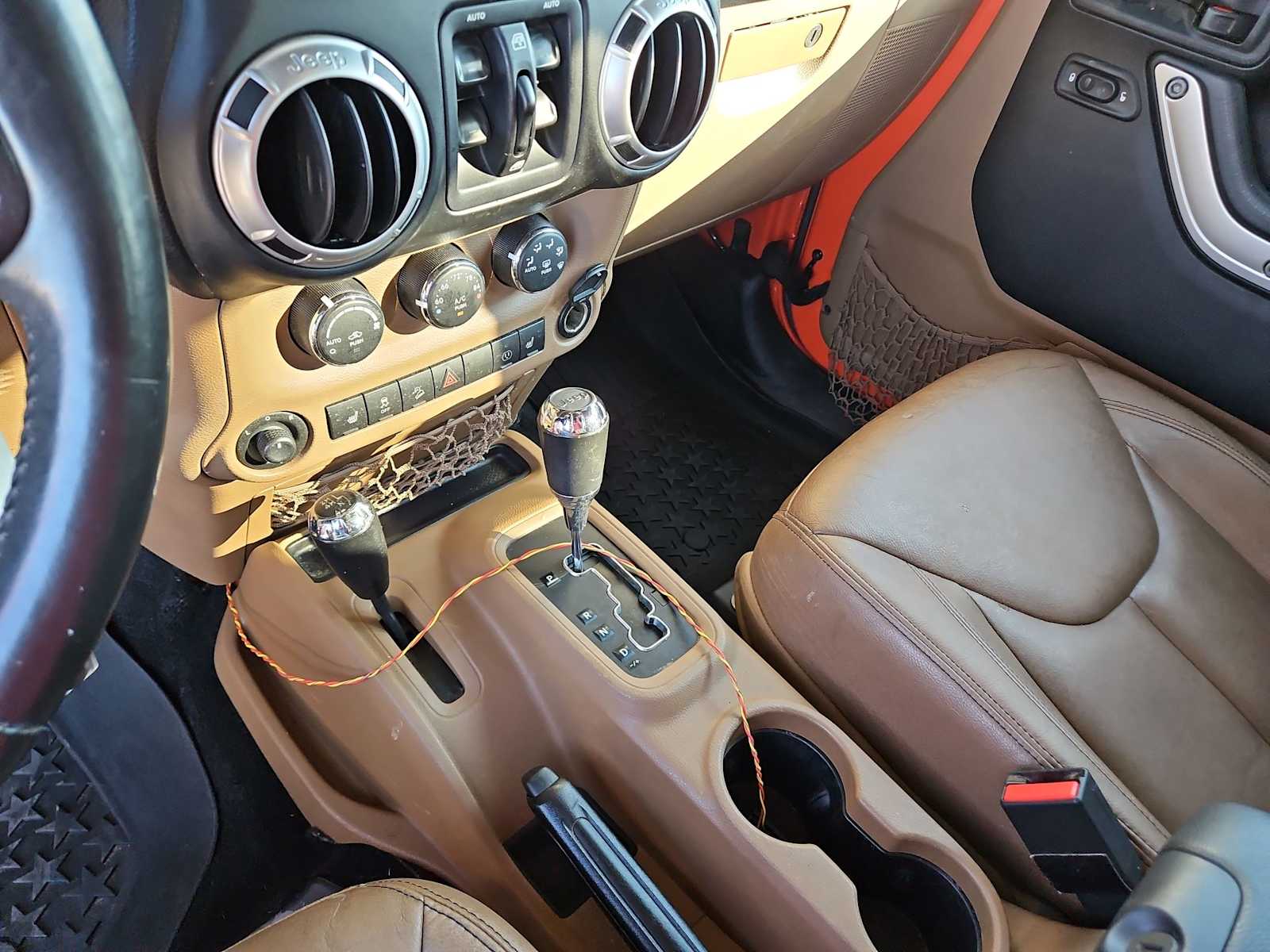 Thumbnail: 2015 Jeep Wrangler - 24