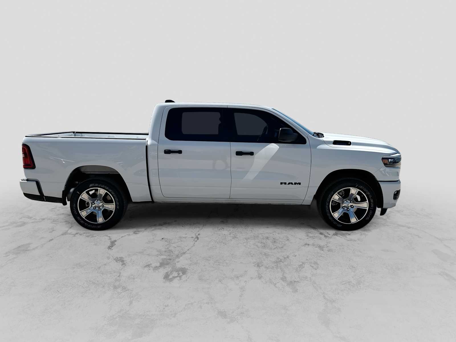 Thumbnail: 2026 RAM 1500 - 9