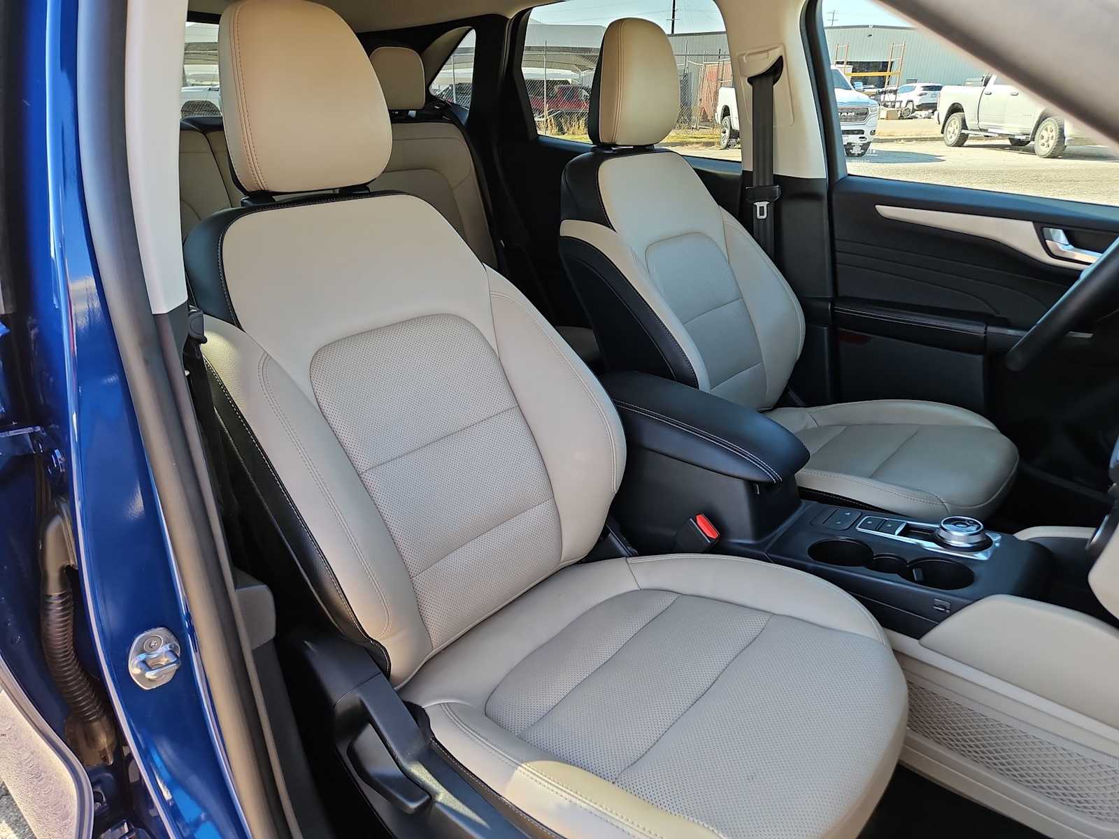 Thumbnail: 2022 Ford Escape - 21