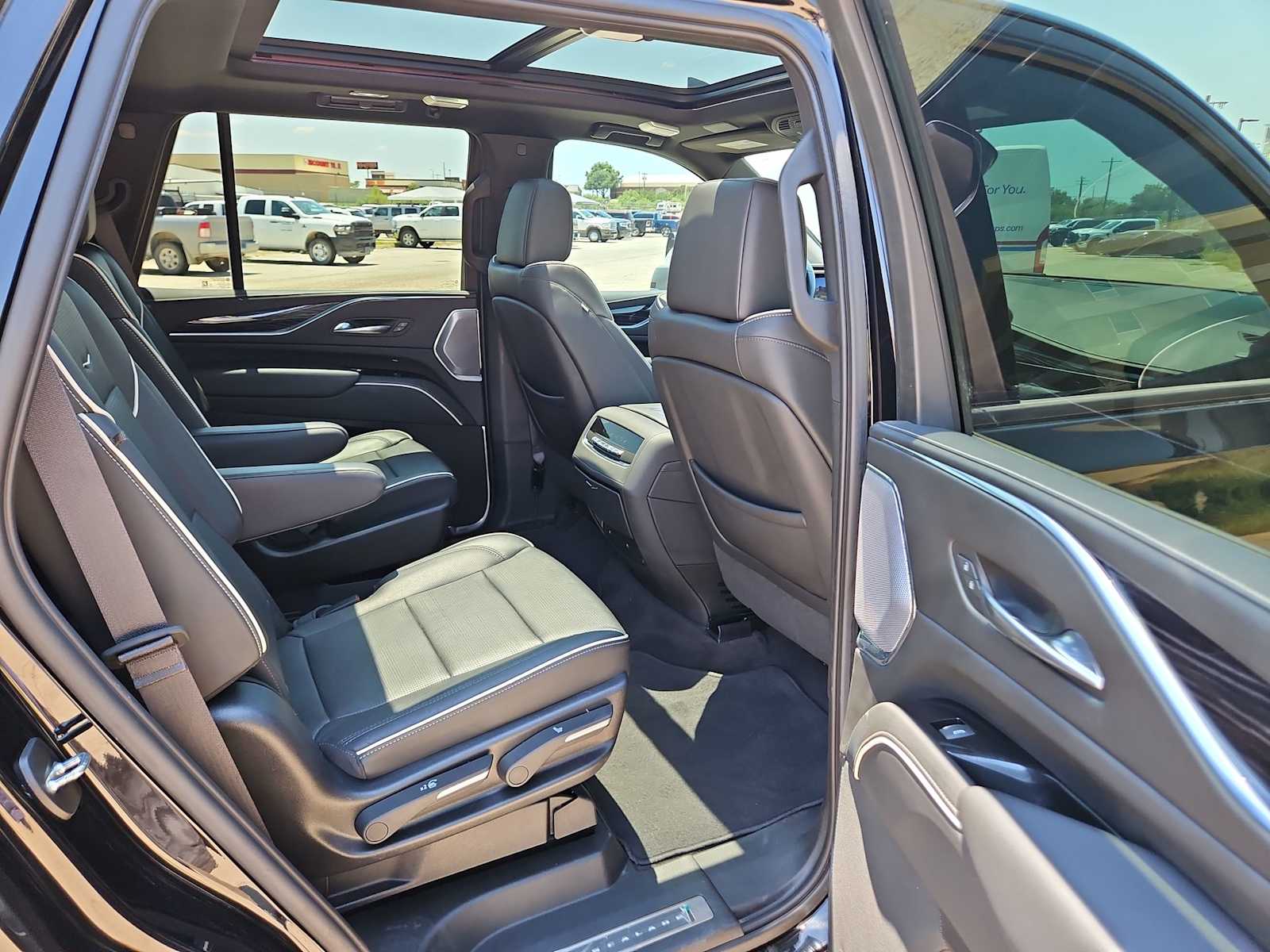 Thumbnail: 2022 Cadillac Escalade - 20