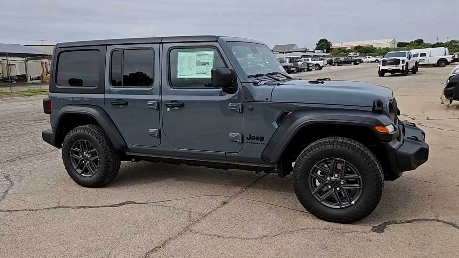 Thumbnail: 2025 Jeep Wrangler - 9