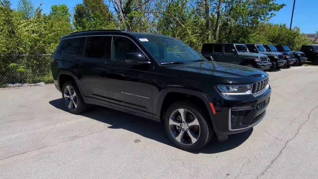 Thumbnail: 2026 Jeep Grand Cherokee L - 2
