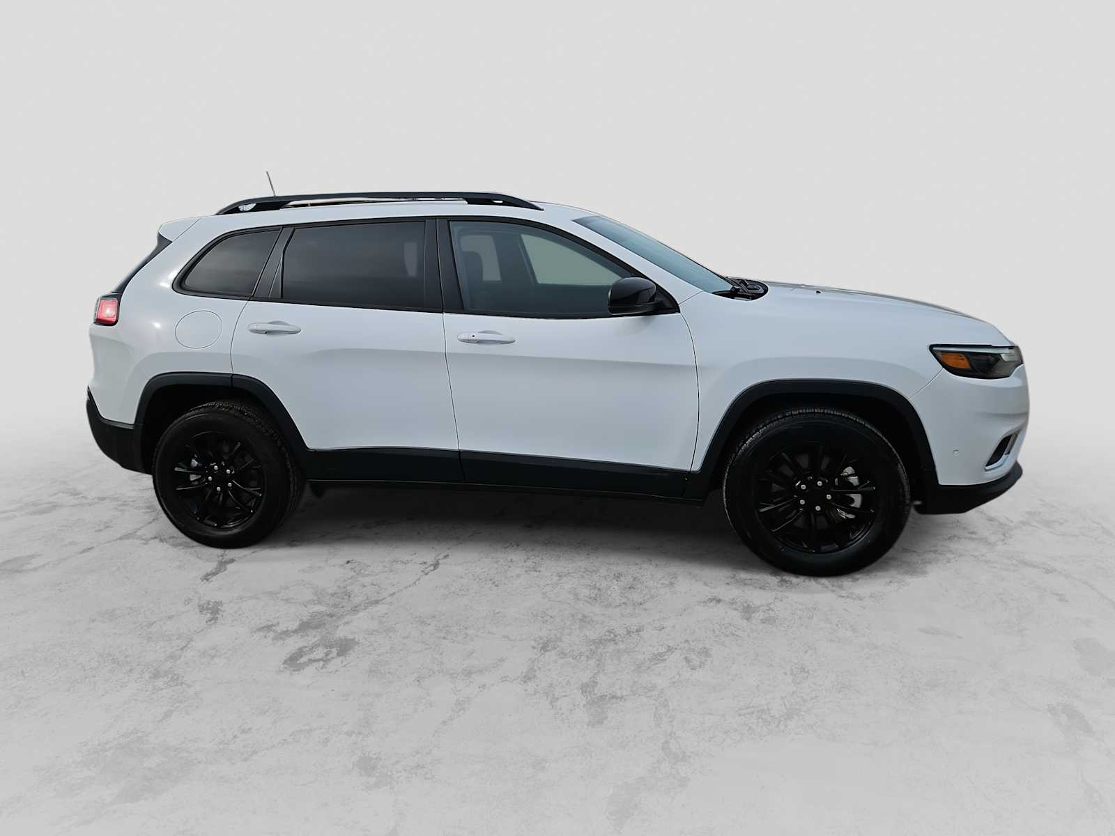 Thumbnail: 2023 Jeep Cherokee - 9