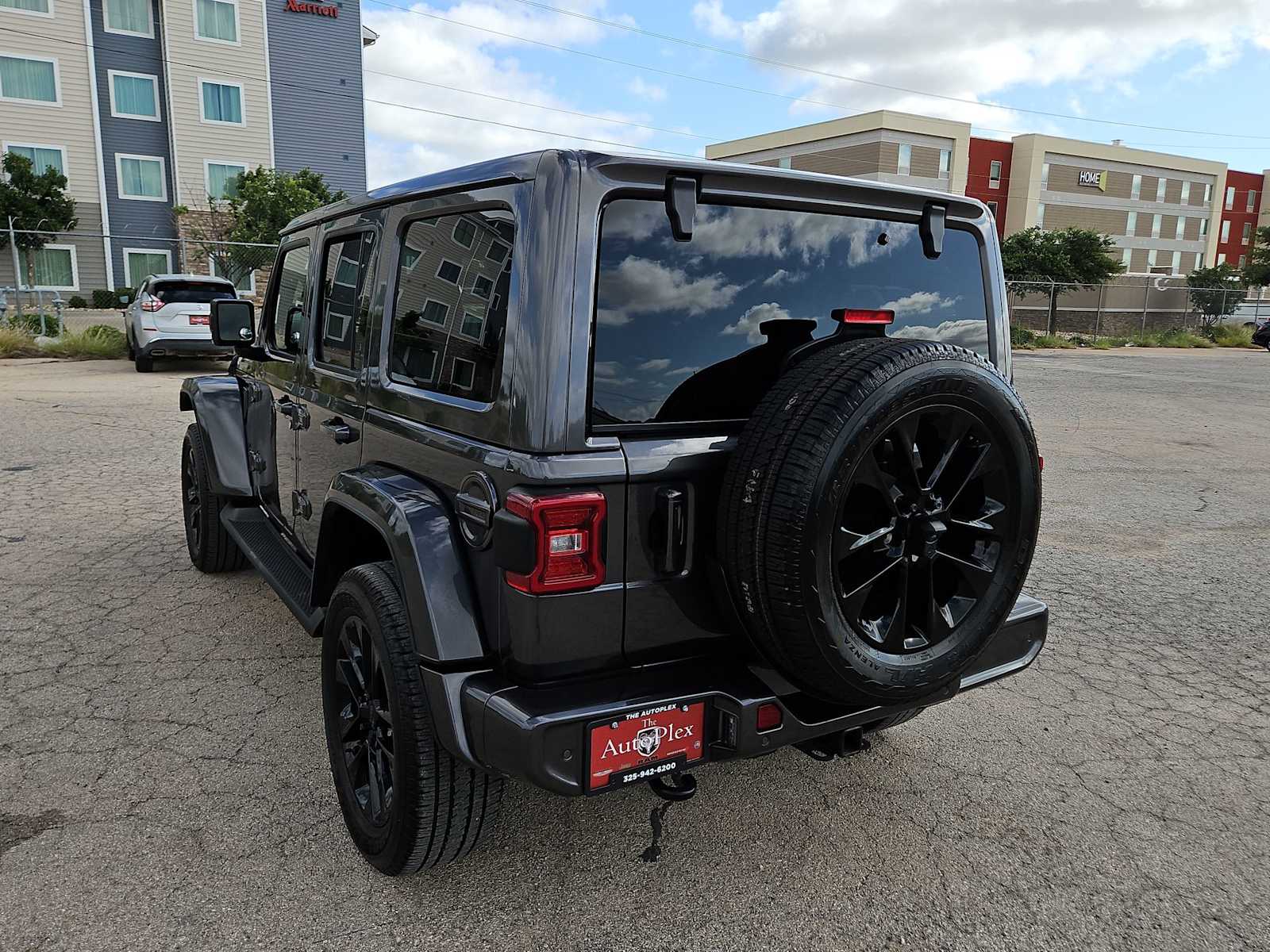 Thumbnail: 2021 Jeep Wrangler - 12
