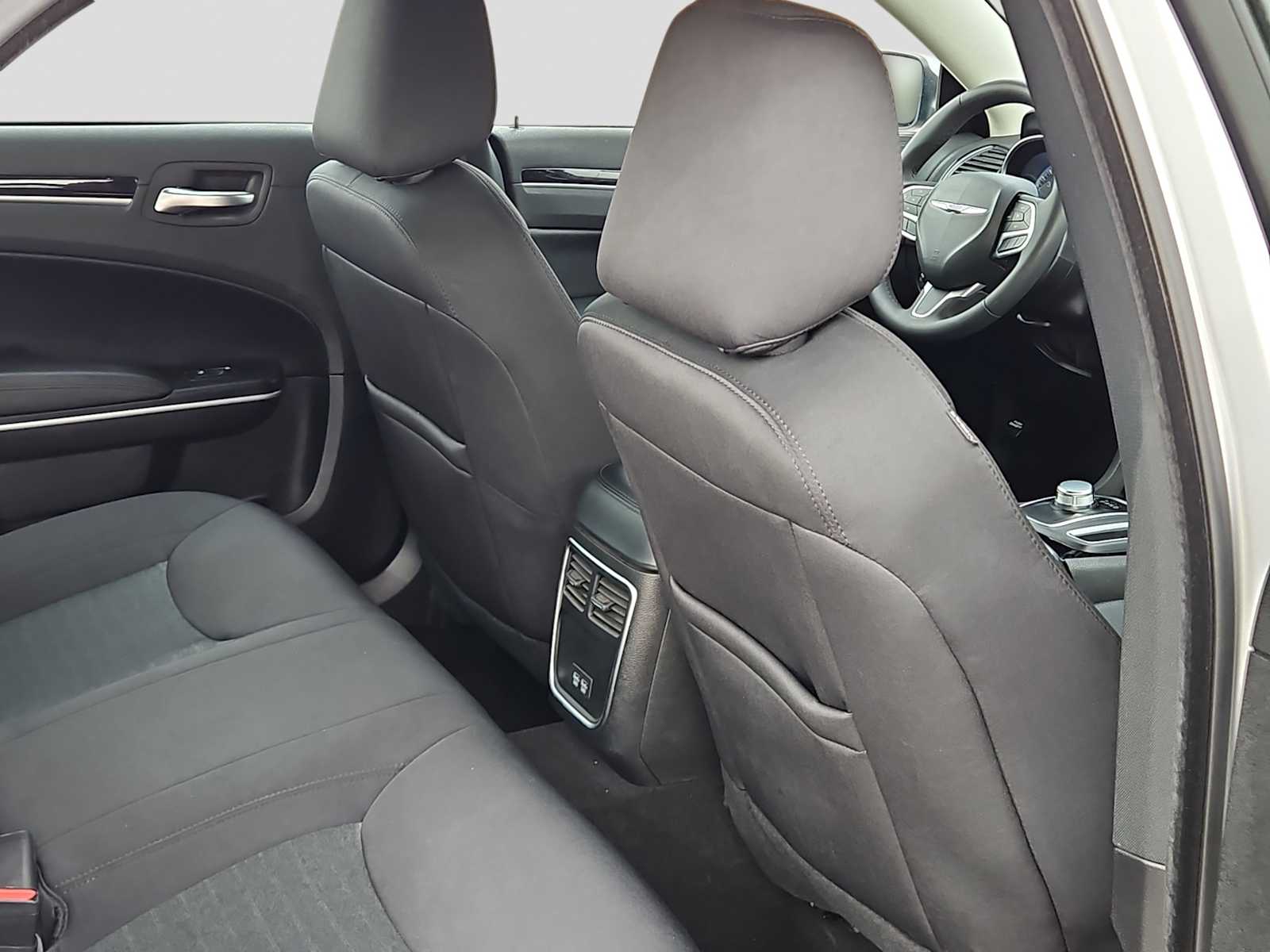 Thumbnail: 2023 Chrysler 300 - 17