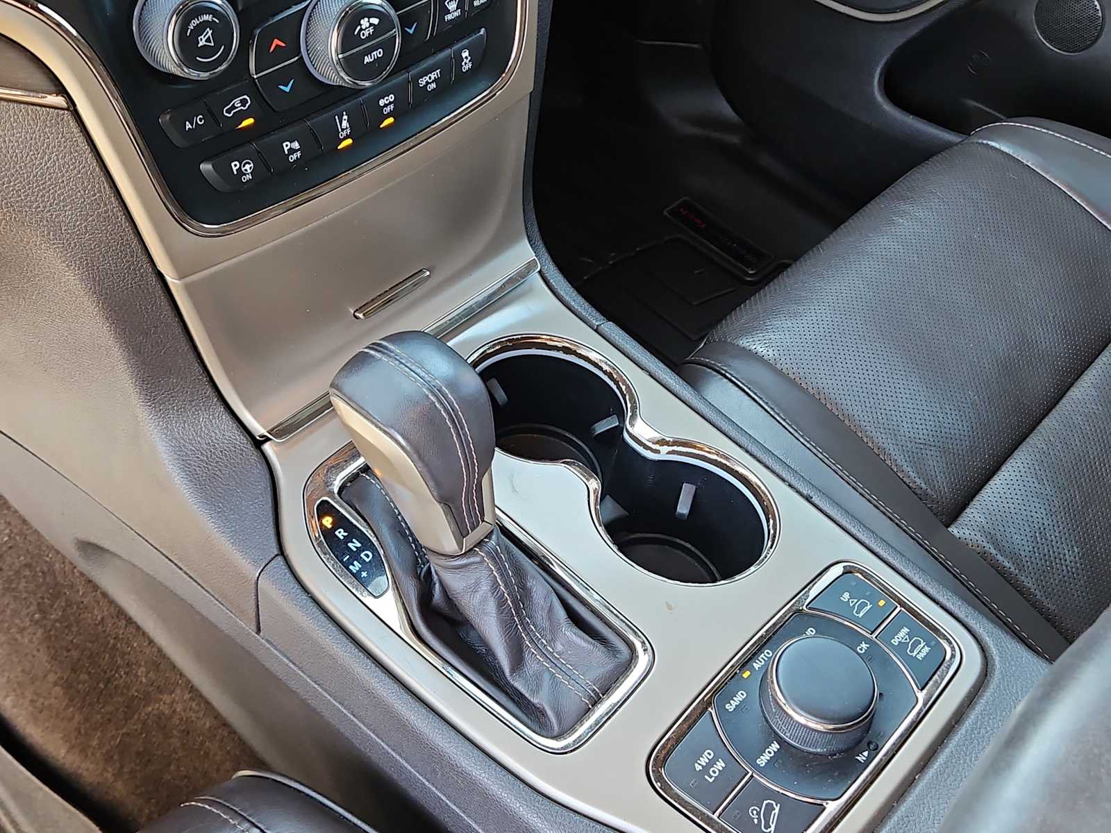 Thumbnail: 2017 Jeep Grand Cherokee - 20