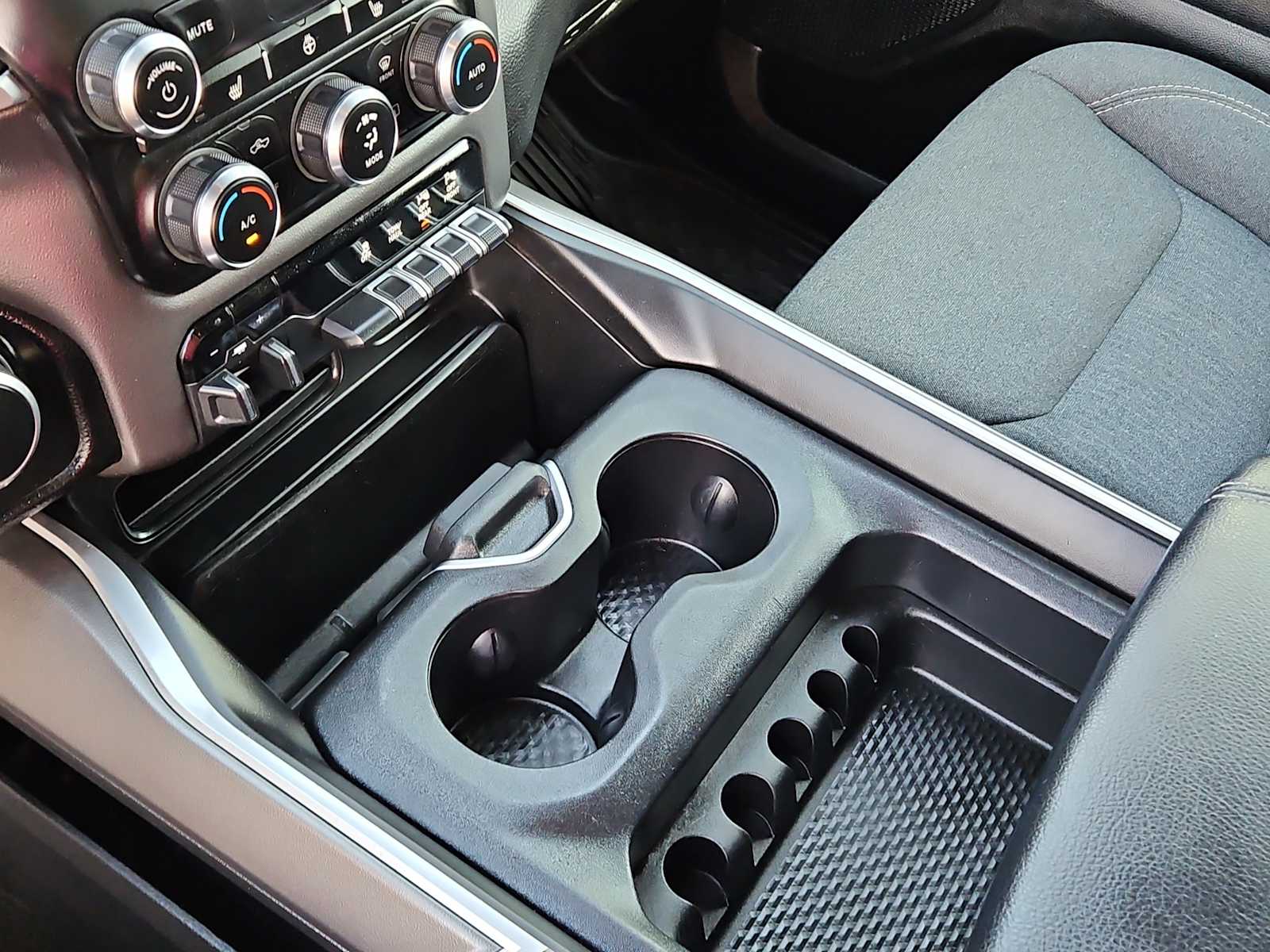 Thumbnail: 2020 RAM 1500 - 20