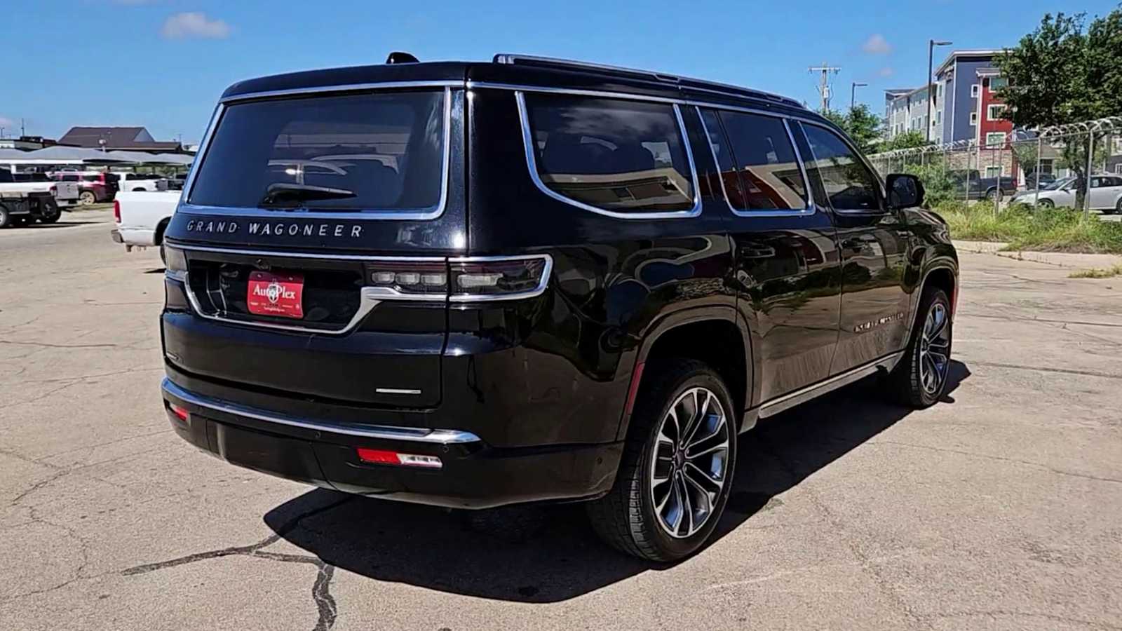 Thumbnail: 2022 Jeep Grand Wagoneer - 7