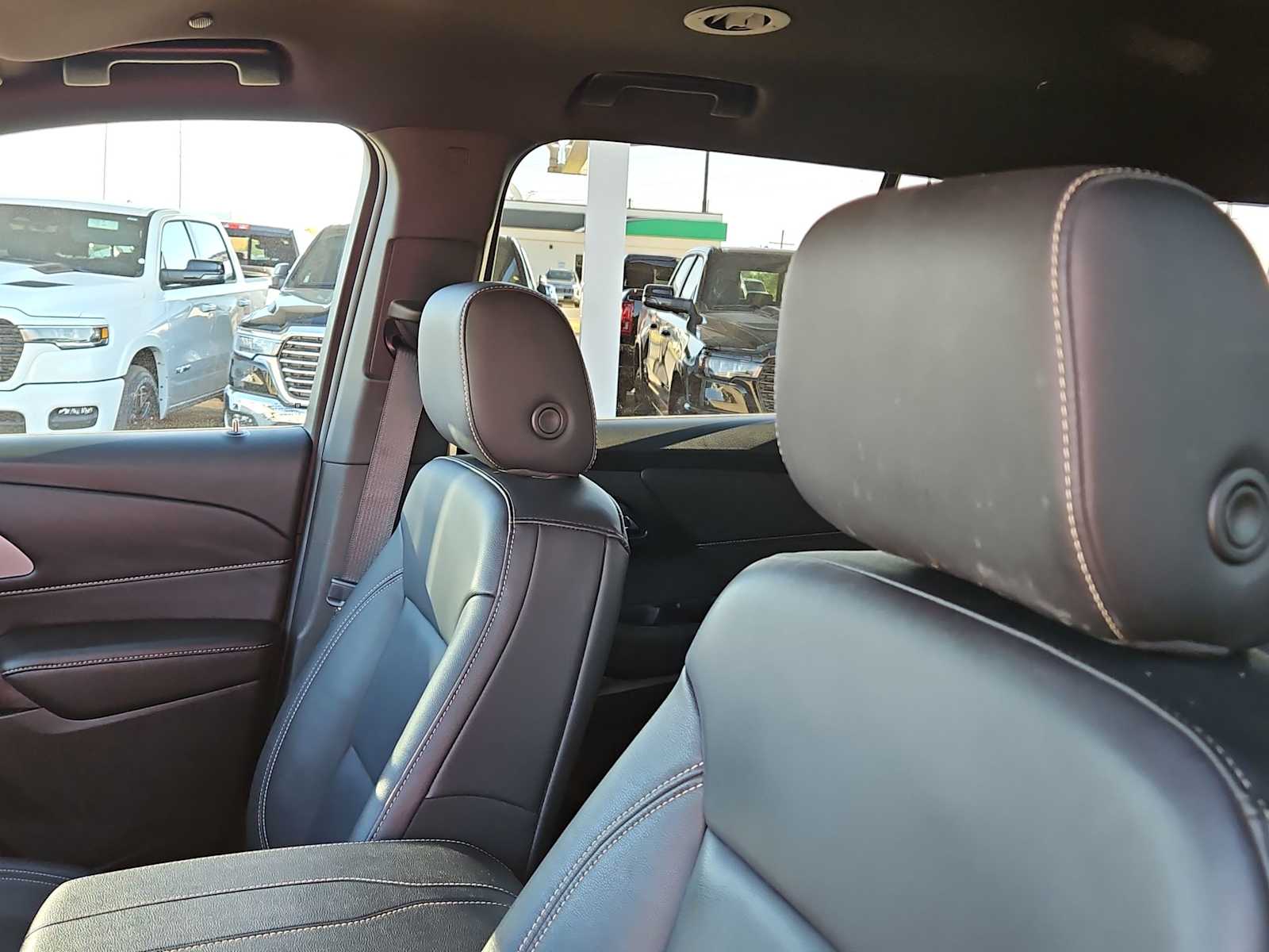 Thumbnail: 2022 Chevrolet Traverse - 18