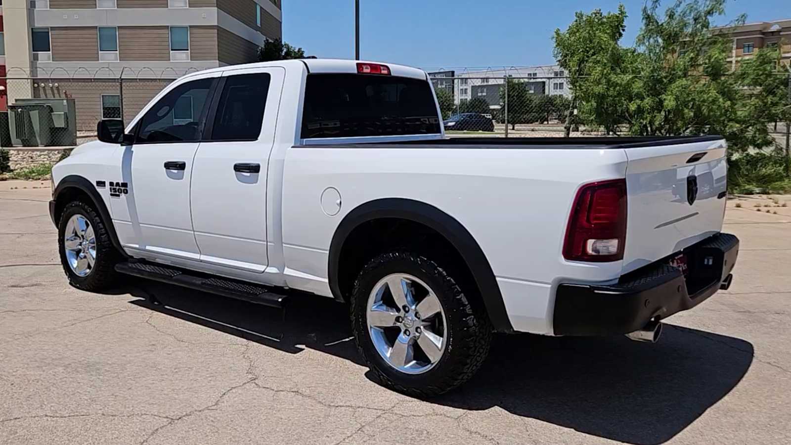 Thumbnail: 2021 RAM 1500 Classic - 6