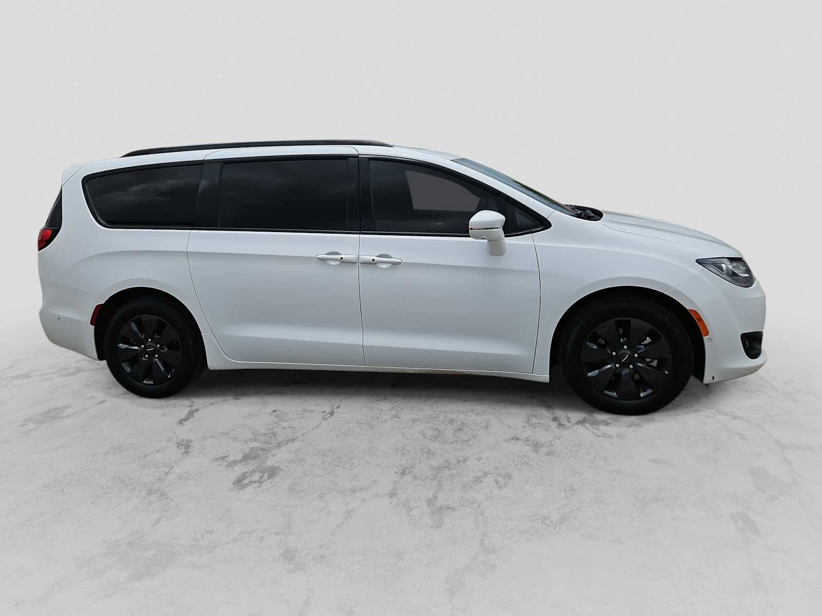 Thumbnail: 2020 Chrysler Pacifica - 9