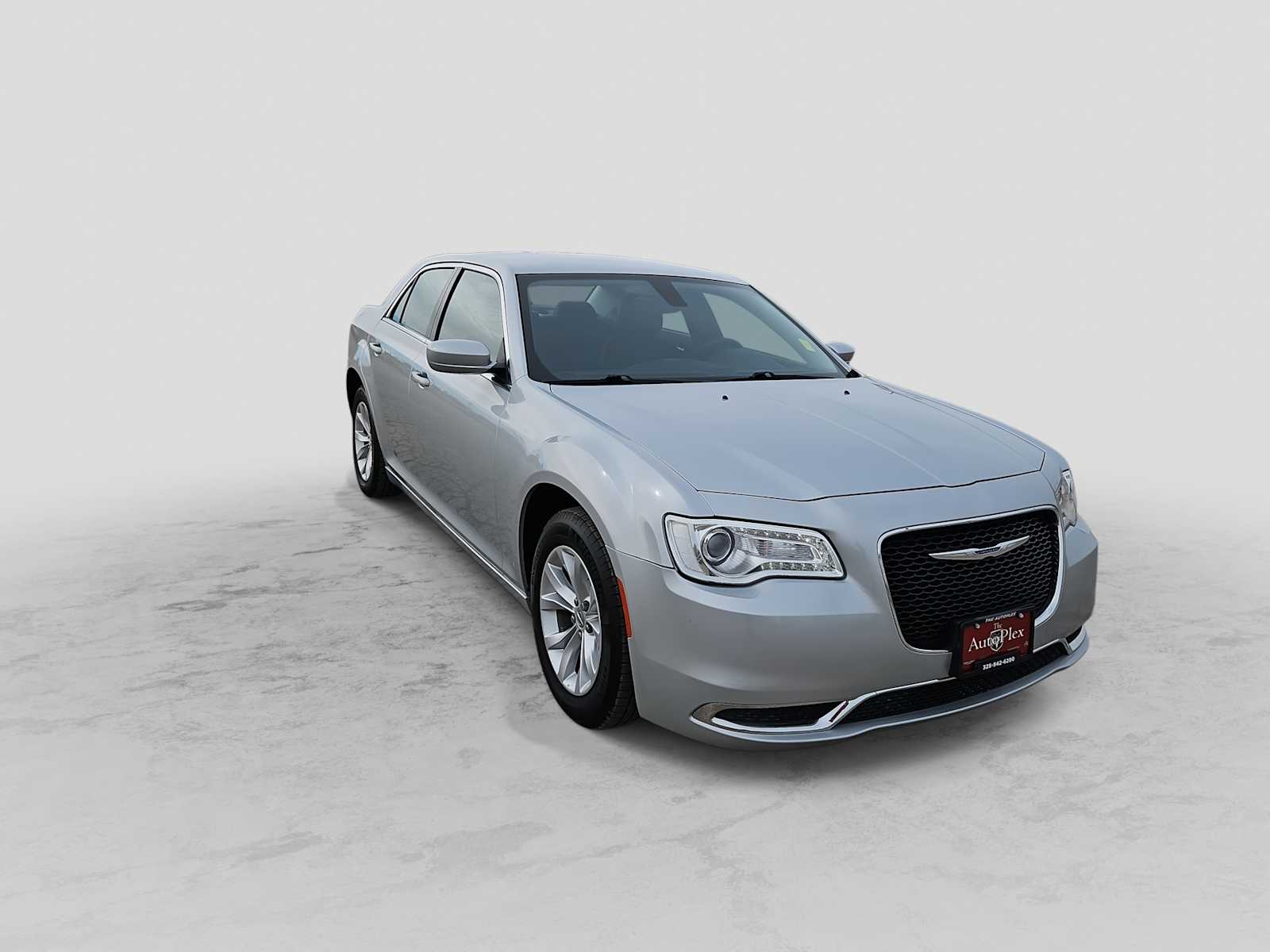 Thumbnail: 2023 Chrysler 300 - 2