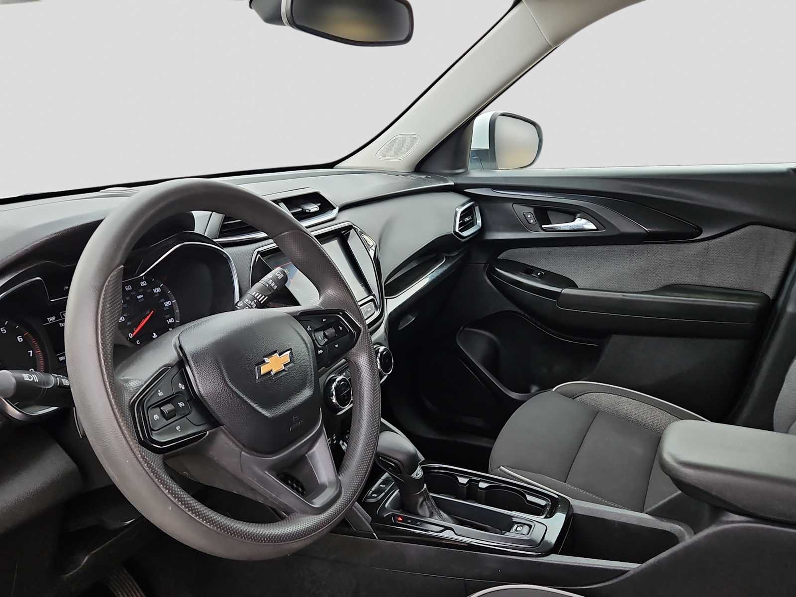 Thumbnail: 2023 Chevrolet TrailBlazer - 10