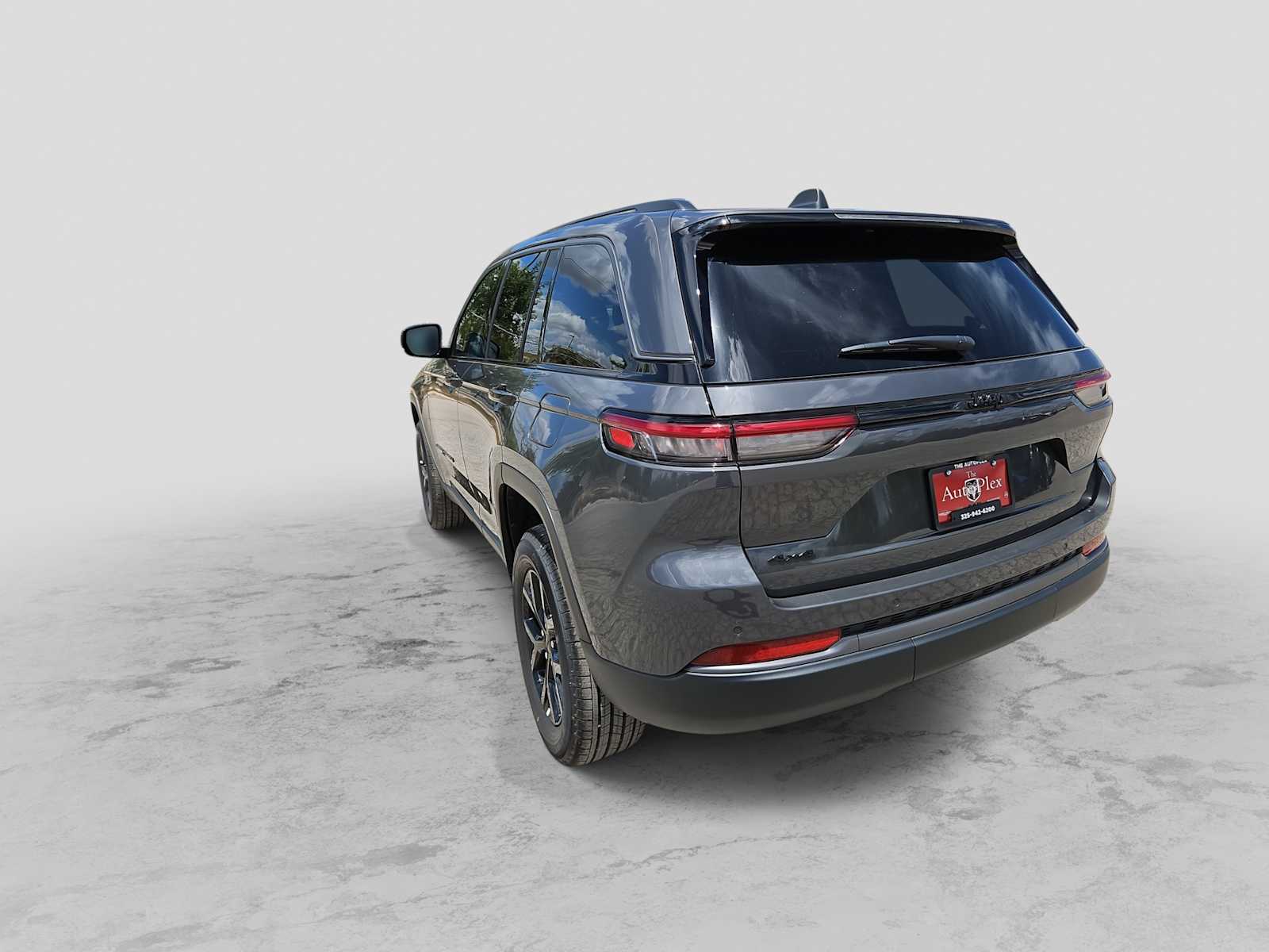 Thumbnail: 2026 Jeep Grand Cherokee - 6