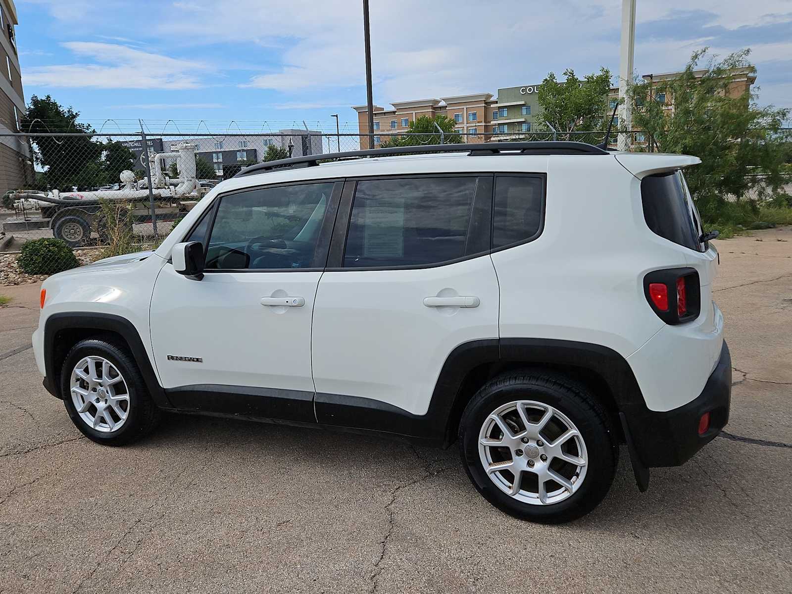 Thumbnail: 2020 Jeep Renegade - 11