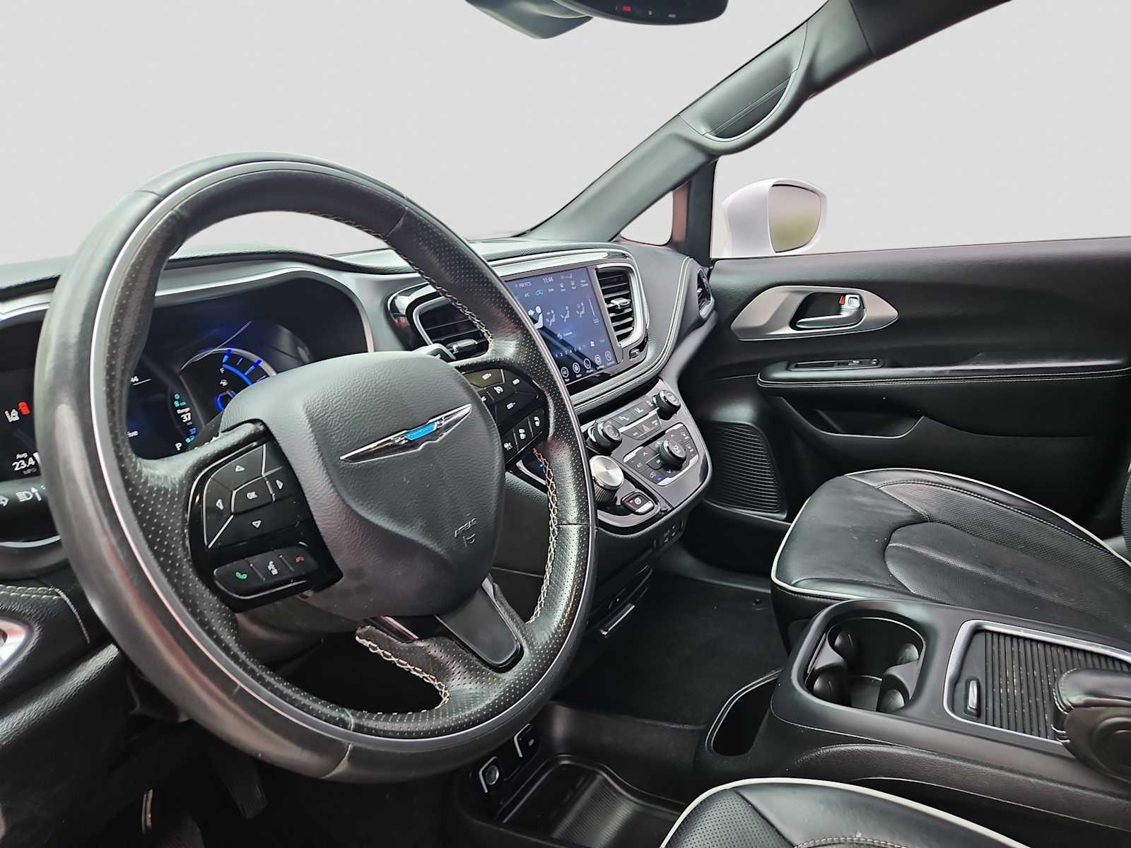 Thumbnail: 2020 Chrysler Pacifica - 10