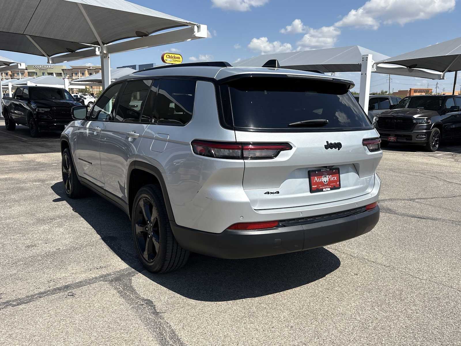 Thumbnail: 2023 Jeep Grand Cherokee - 6