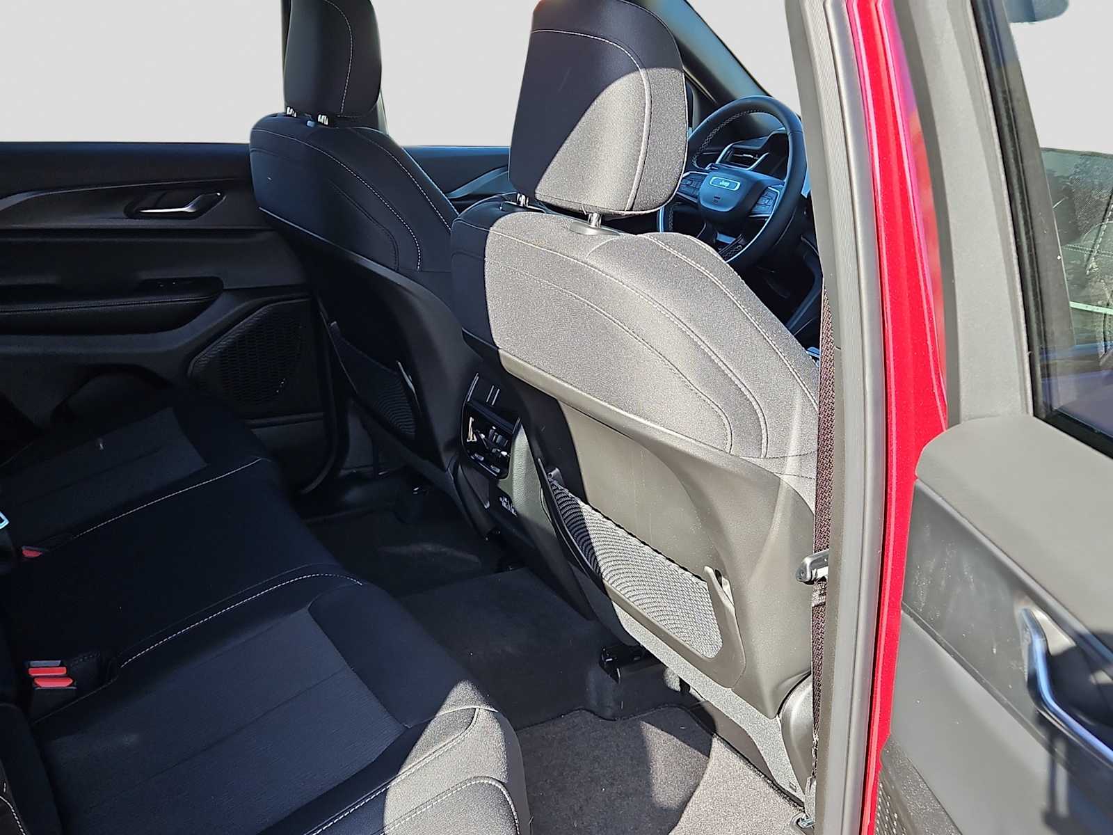 Thumbnail: 2025 Jeep Grand Cherokee - 20