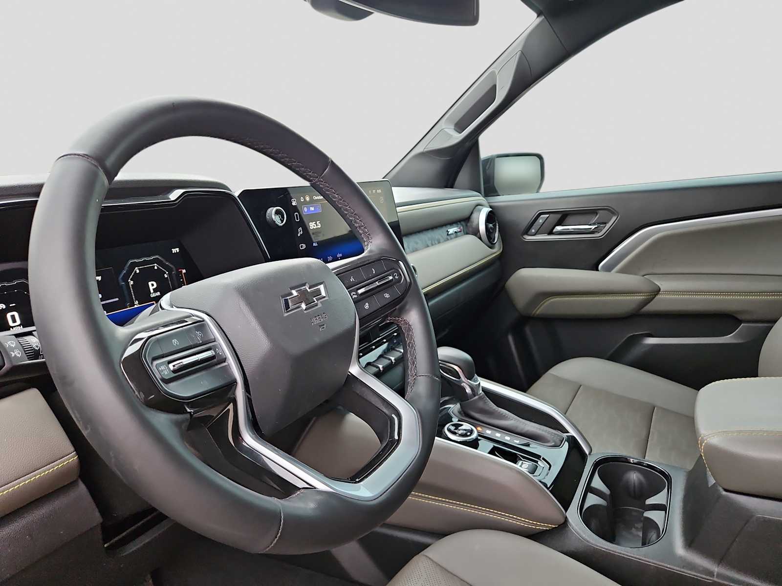 Thumbnail: 2024 Chevrolet Colorado - 10