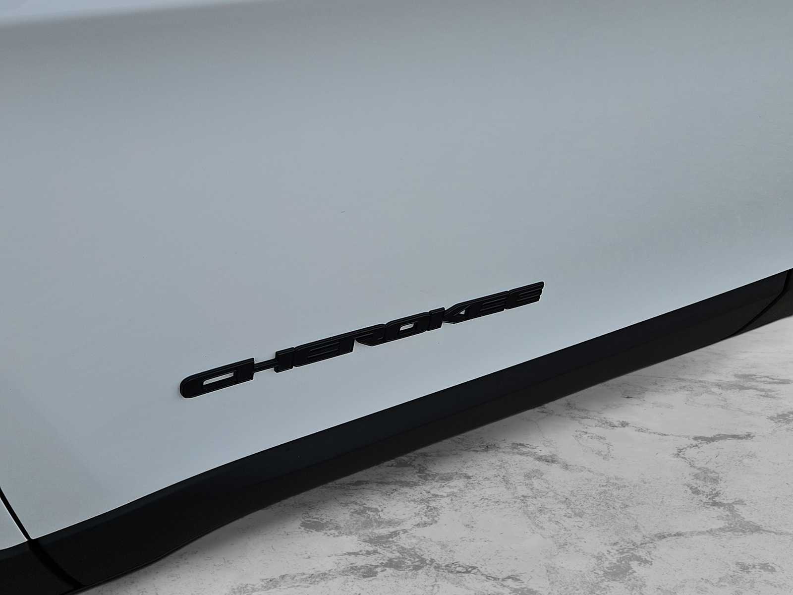 Thumbnail: 2023 Jeep Cherokee - 11