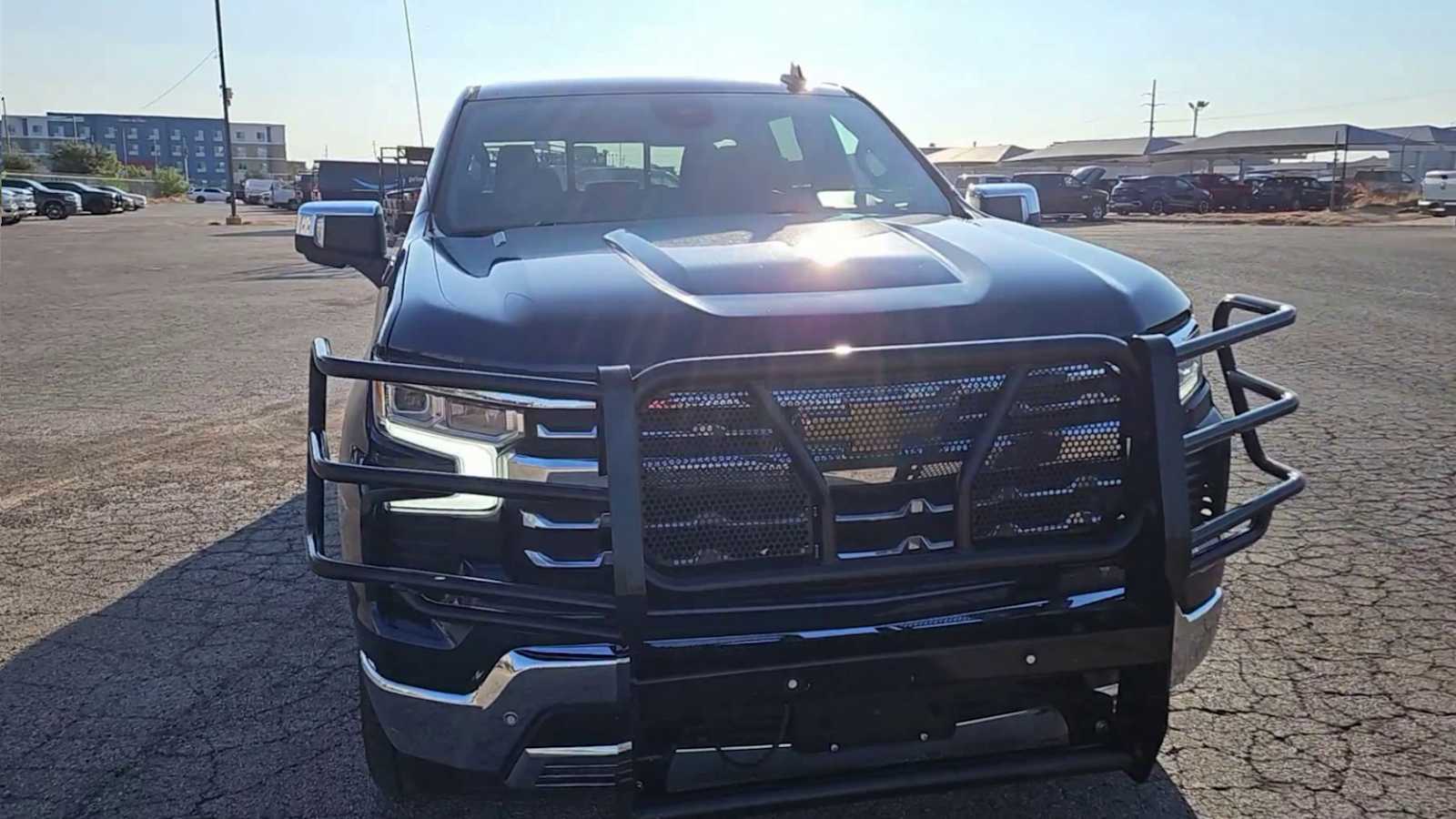 2022 Chevrolet Silverado 1500 LTZ photo 3