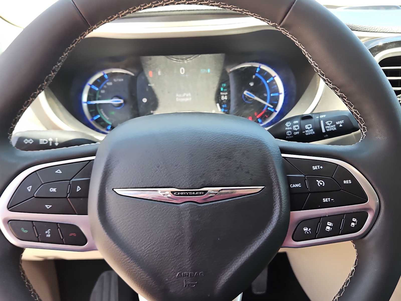 Thumbnail: 2023 Chrysler Pacifica - 23