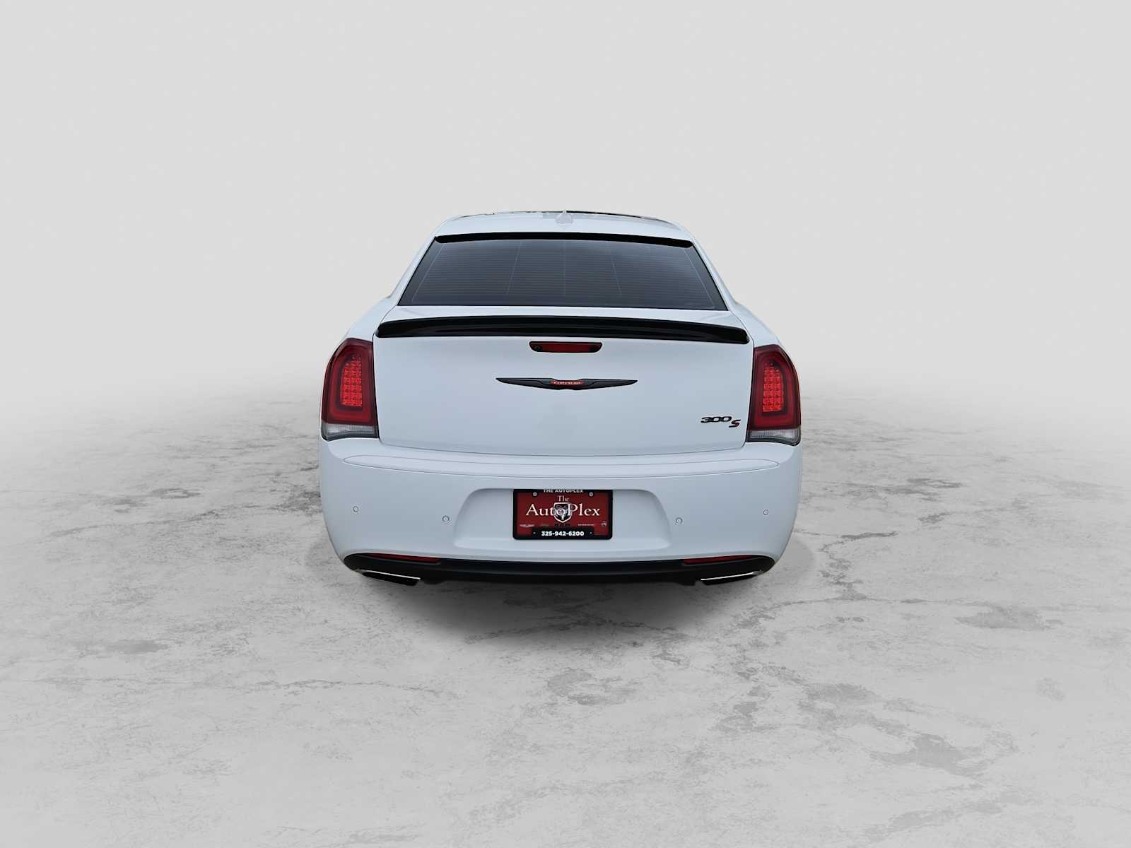 Thumbnail: 2022 Chrysler 300 - 7