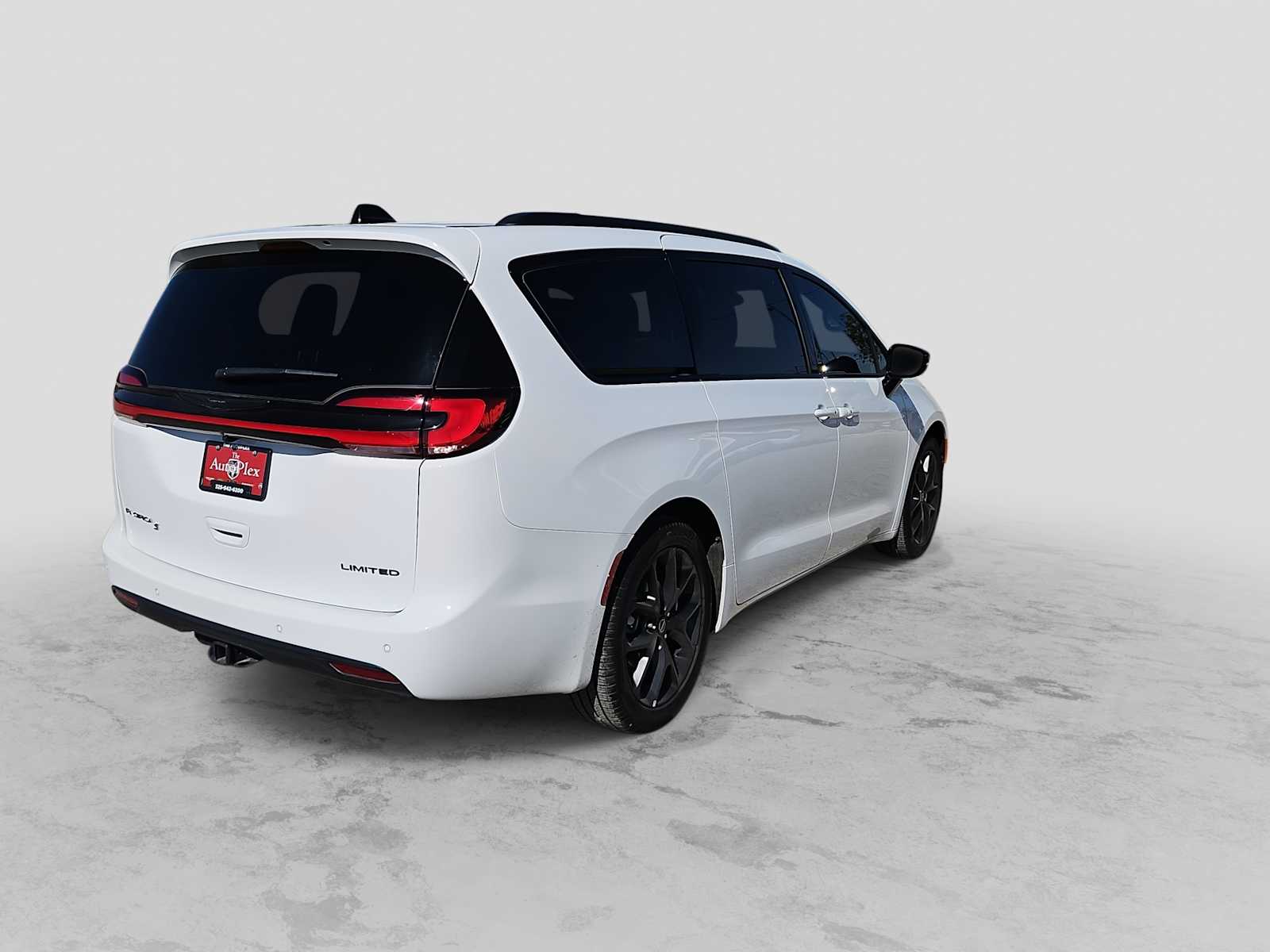 Thumbnail: 2026 Chrysler Pacifica - 8