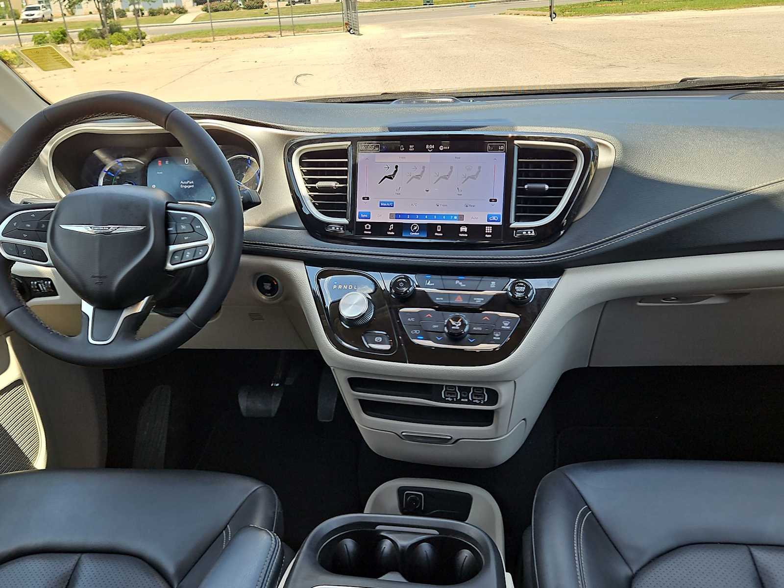 Thumbnail: 2023 Chrysler Pacifica - 19