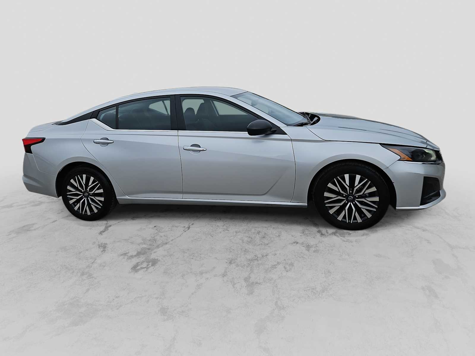 Thumbnail: 2024 Nissan Altima - 9