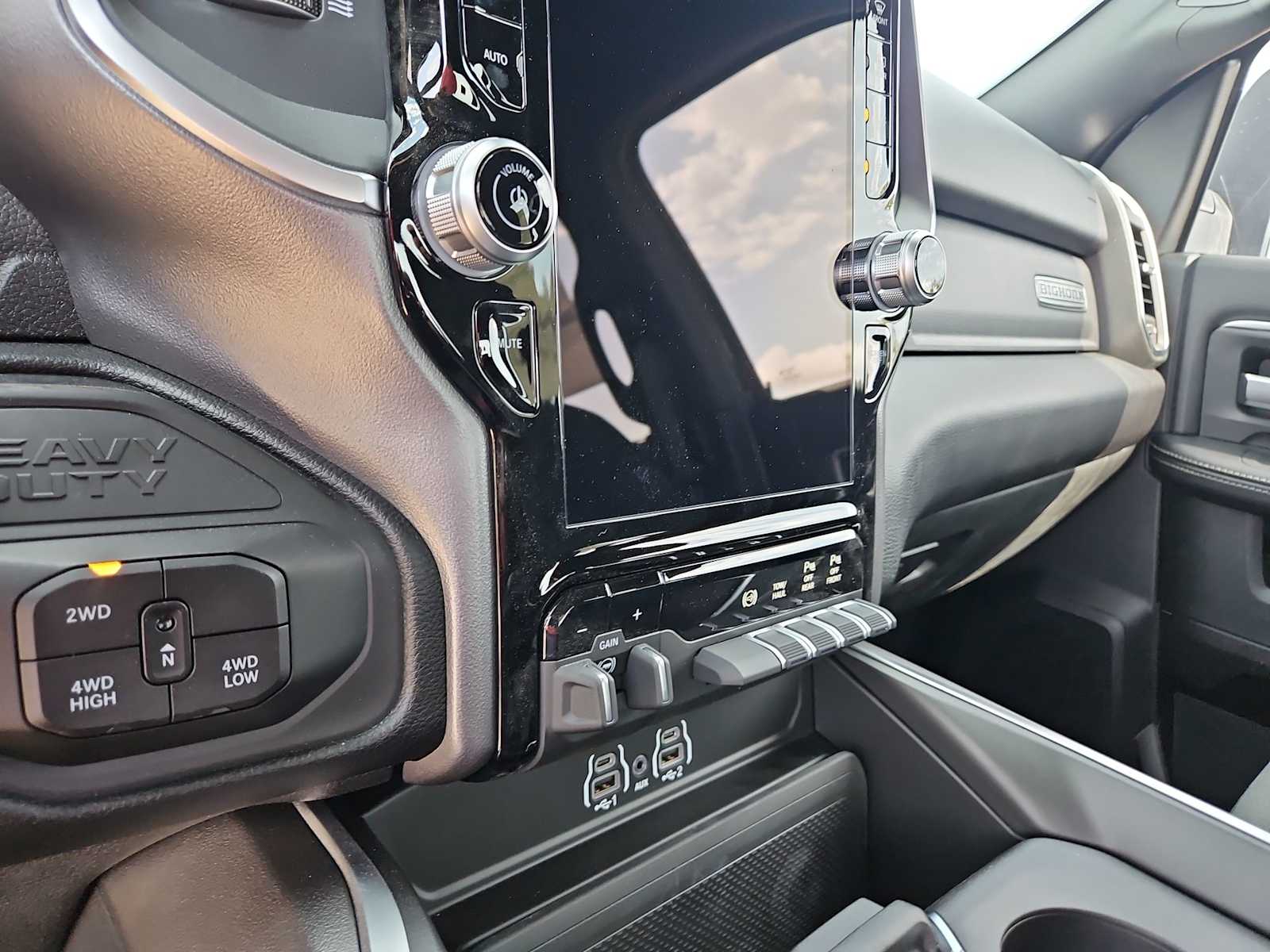 2025 RAM 3500 Big Horn 28