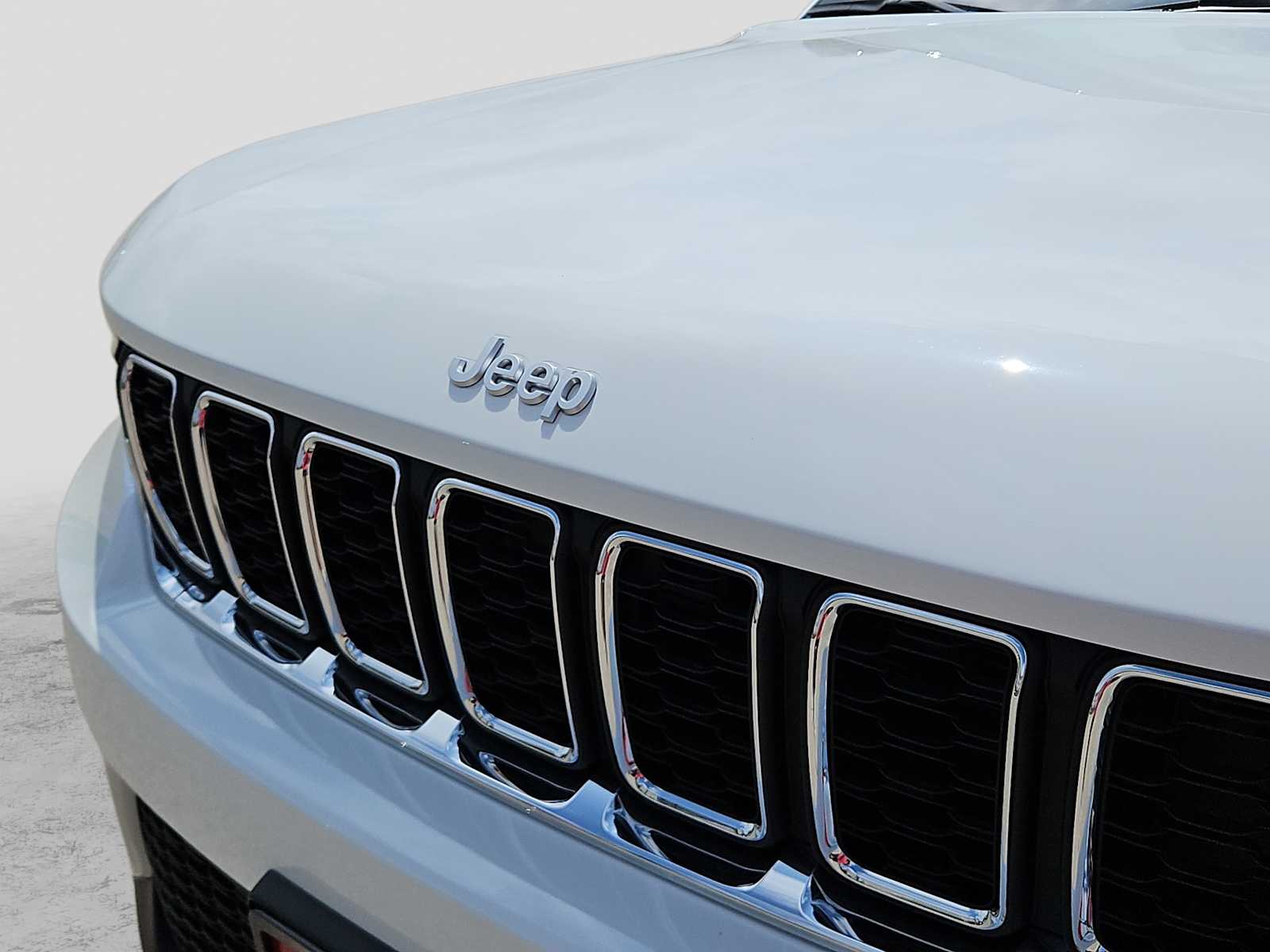 Thumbnail: 2026 Jeep Grand Cherokee - 13