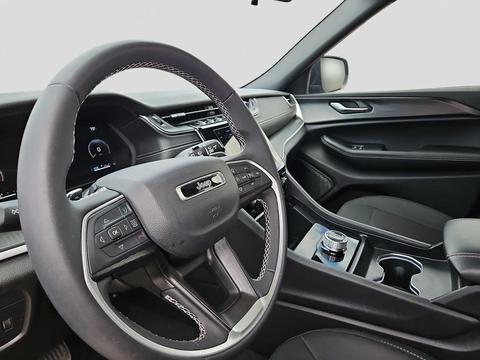 Thumbnail: 2025 Jeep Grand Cherokee L - 10