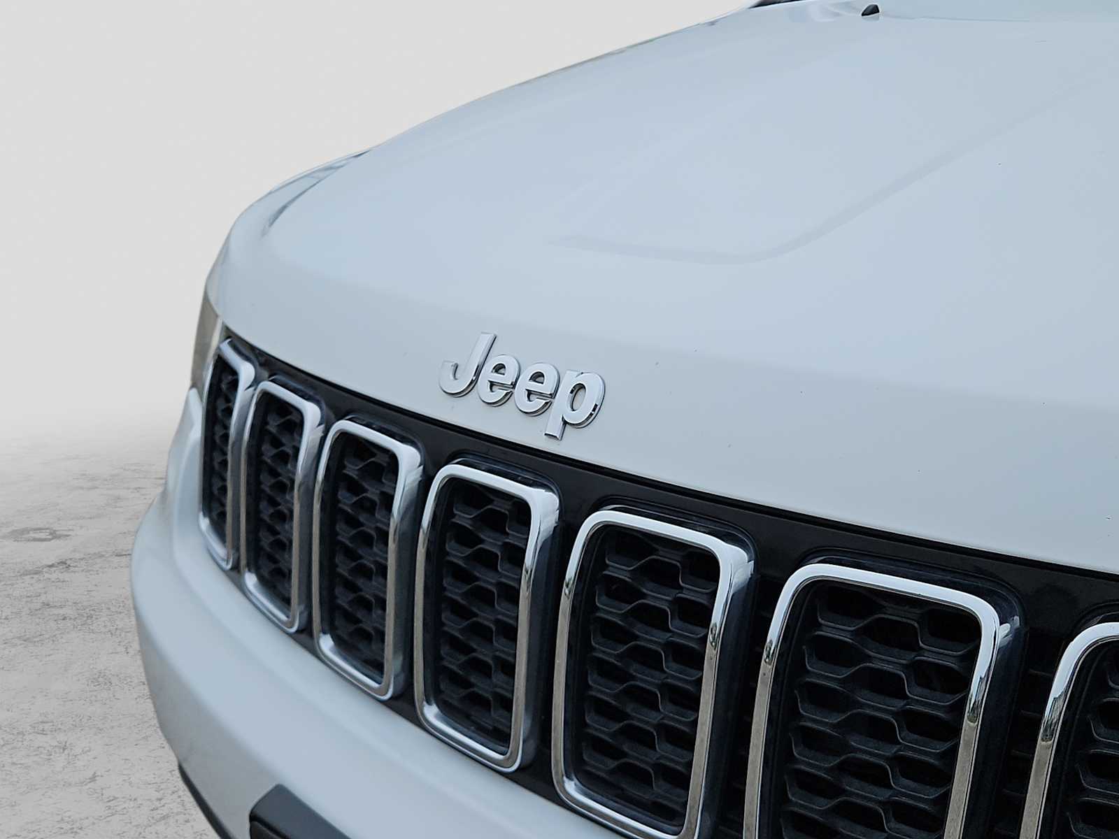 Thumbnail: 2021 Jeep Grand Cherokee - 13