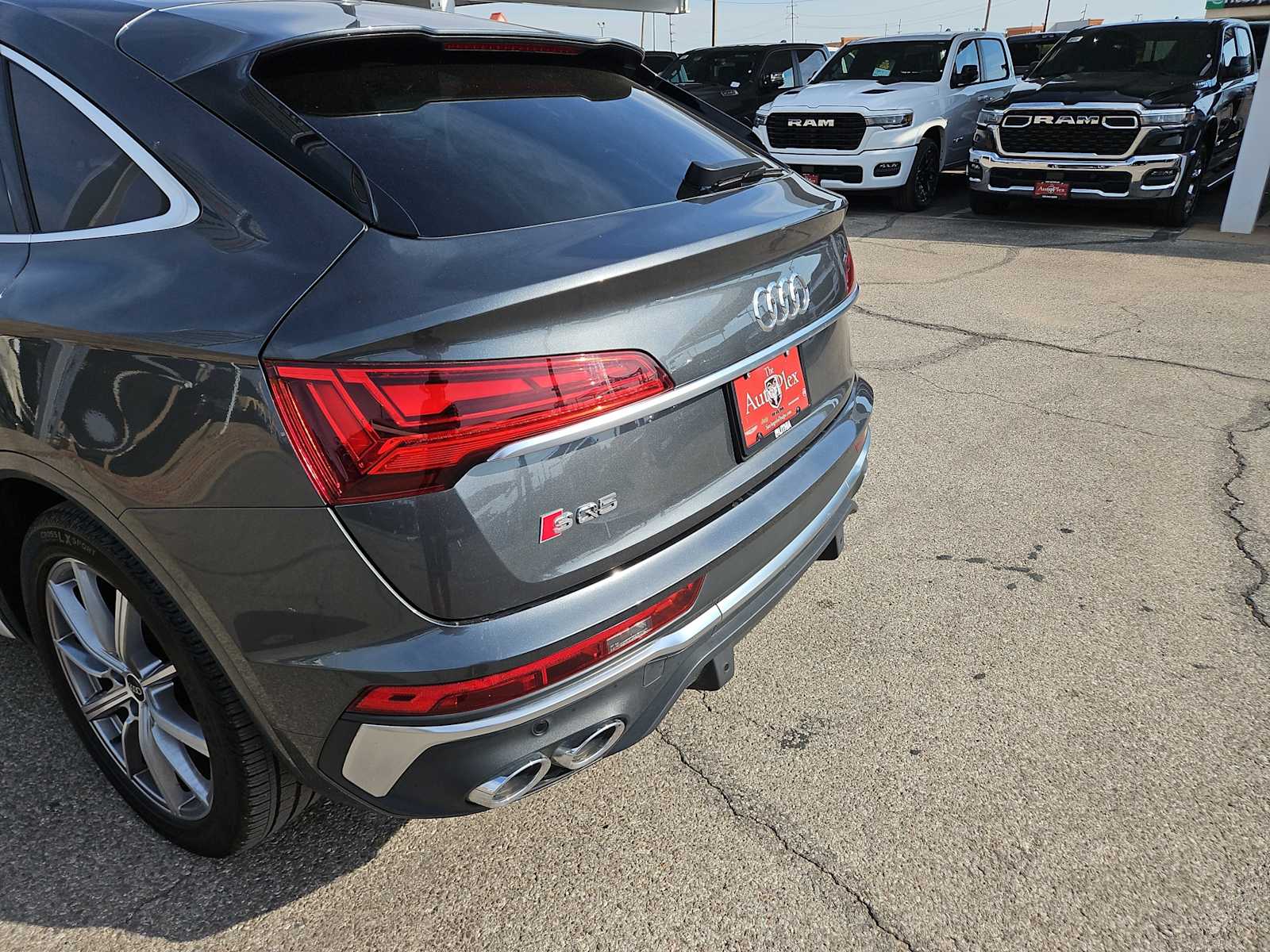 Thumbnail: 2021 Audi SQ5 - 23