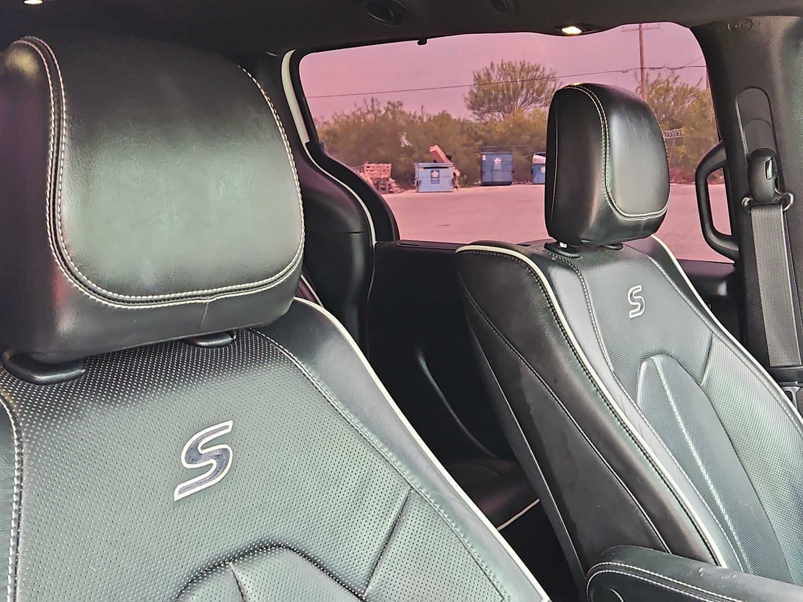 Thumbnail: 2020 Chrysler Pacifica - 18