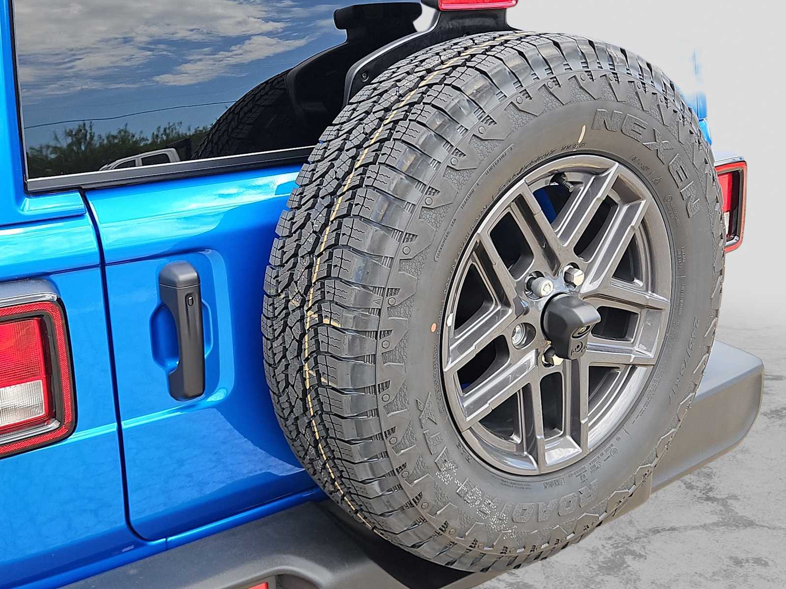 Thumbnail: 2026 Jeep Wrangler - 23