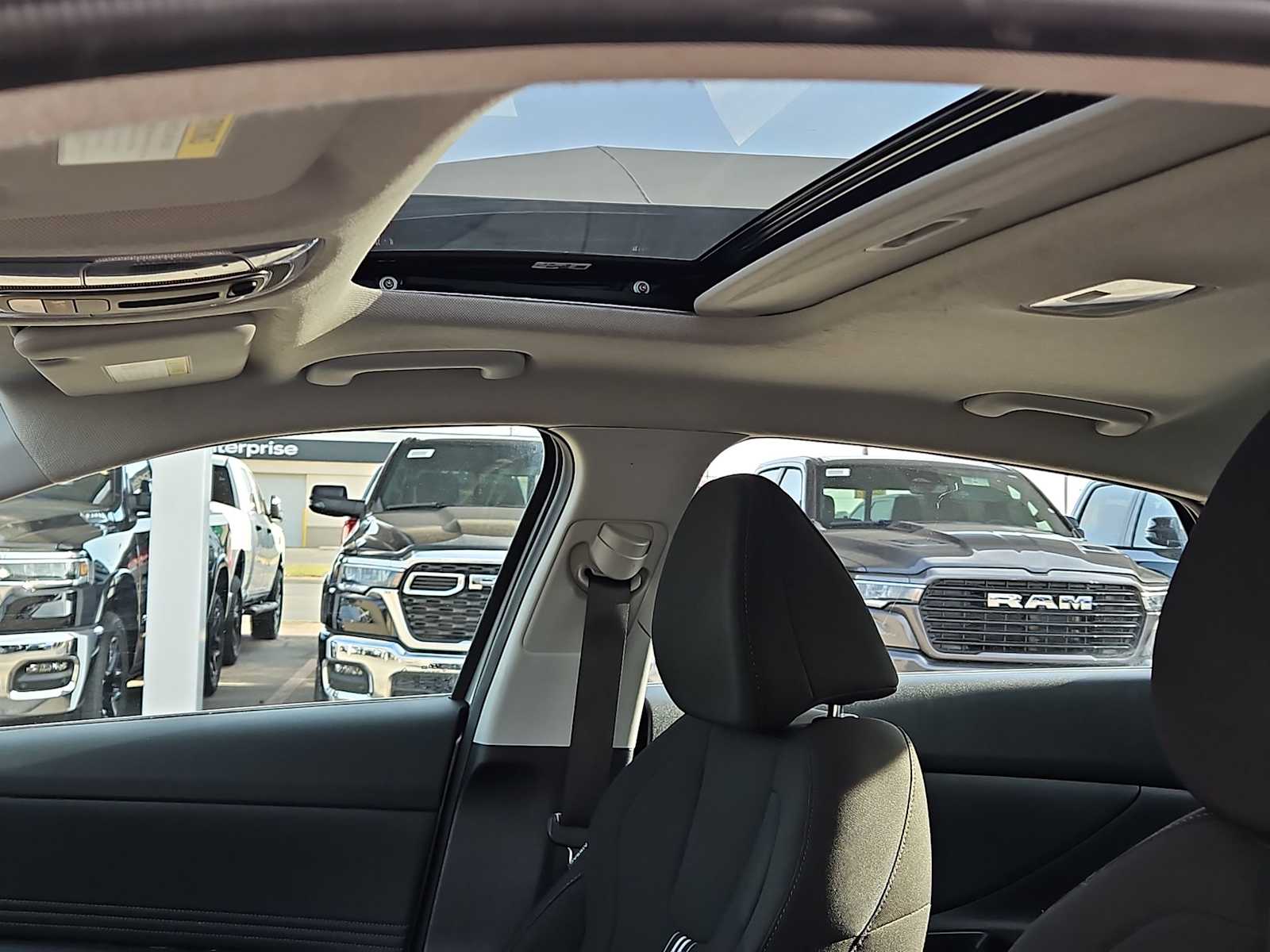 Thumbnail: 2024 Hyundai Elantra - 18