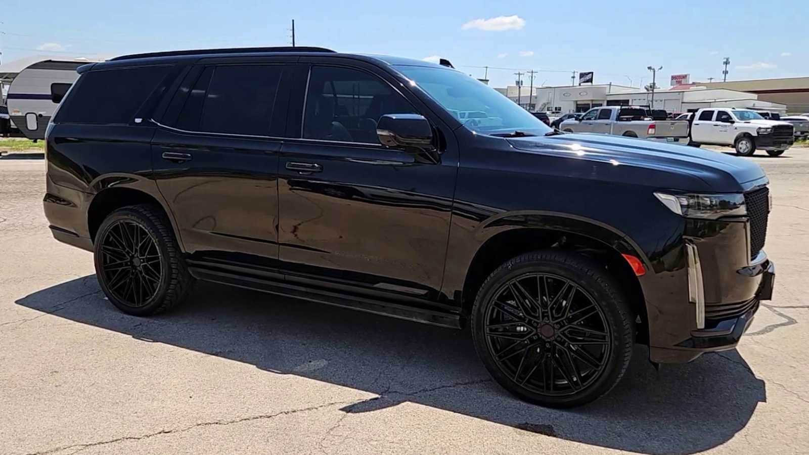 Thumbnail: 2022 Cadillac Escalade - 3