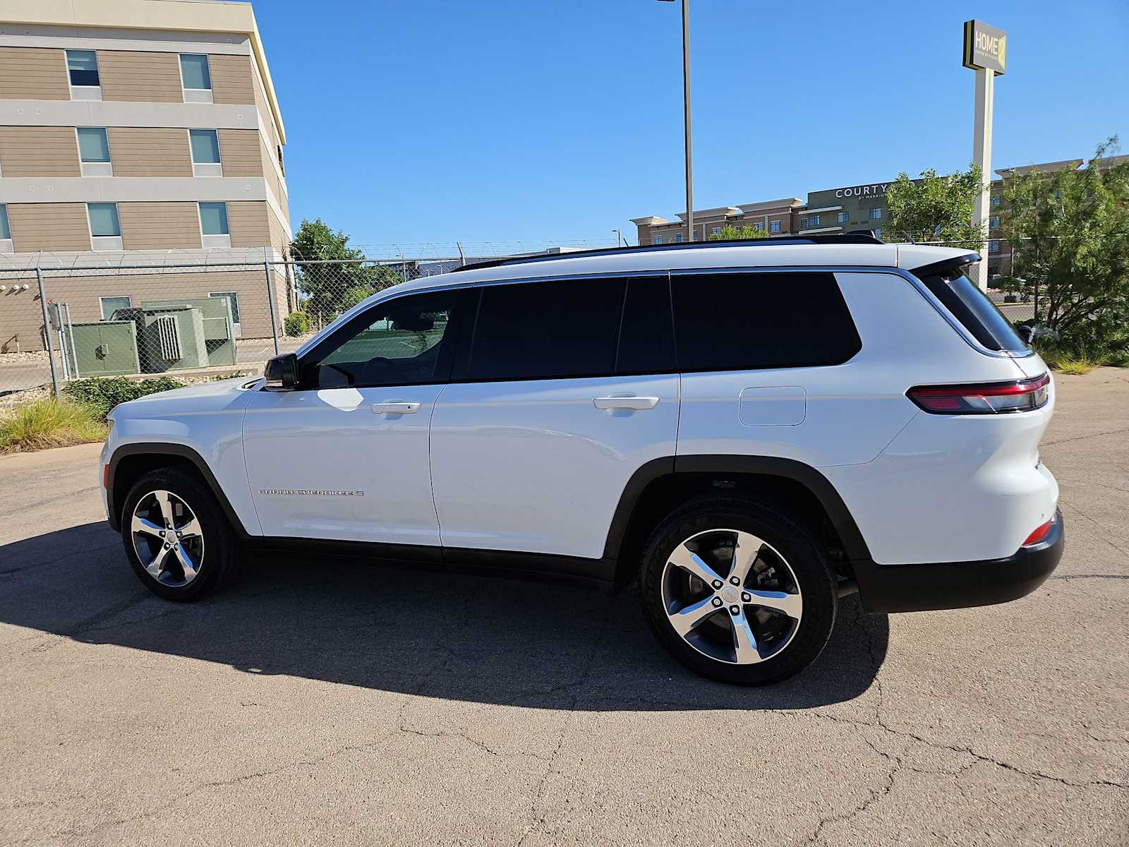 Thumbnail: 2021 Jeep Grand Cherokee L - 11