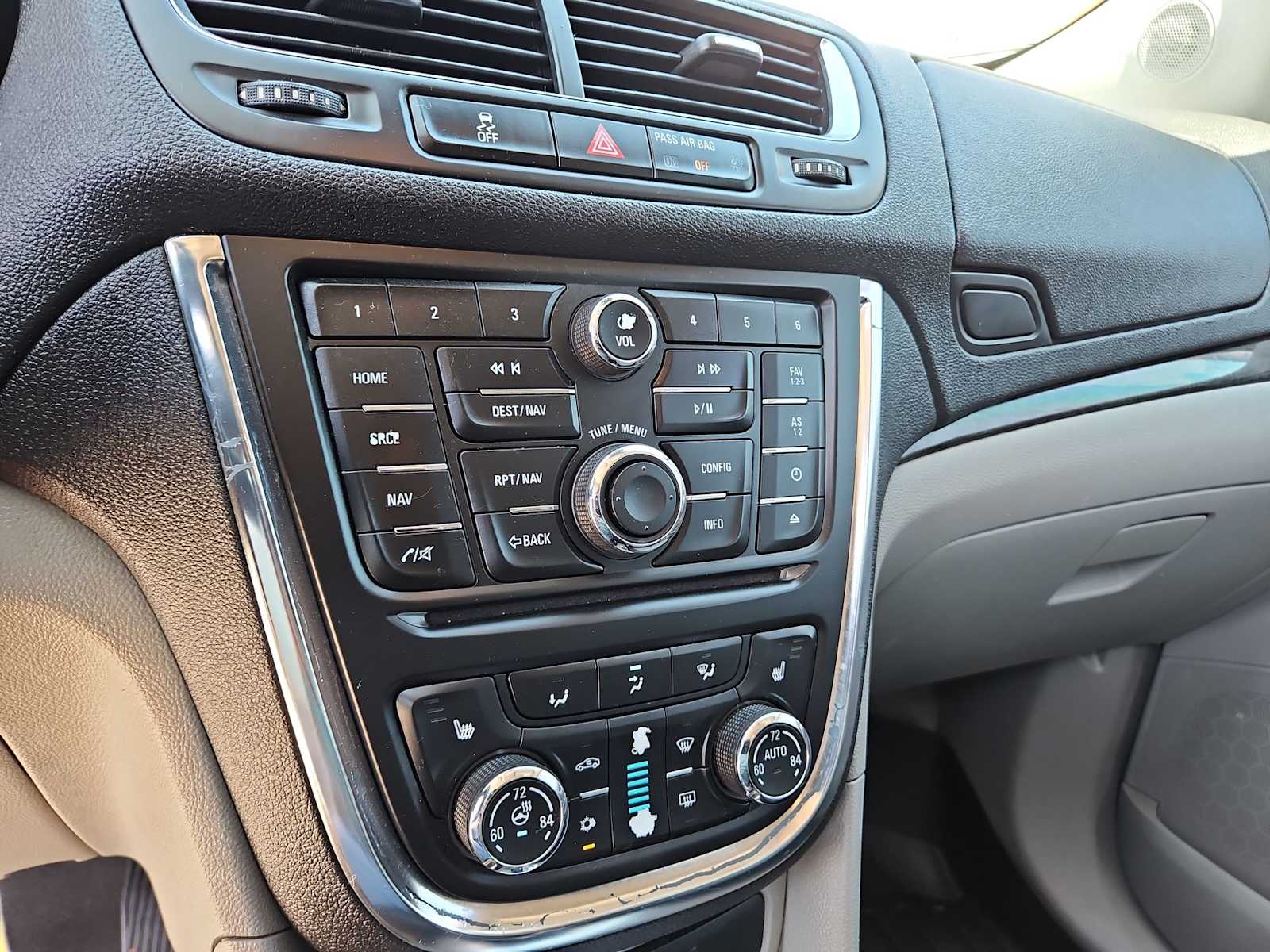 Thumbnail: 2014 Buick Encore - 28