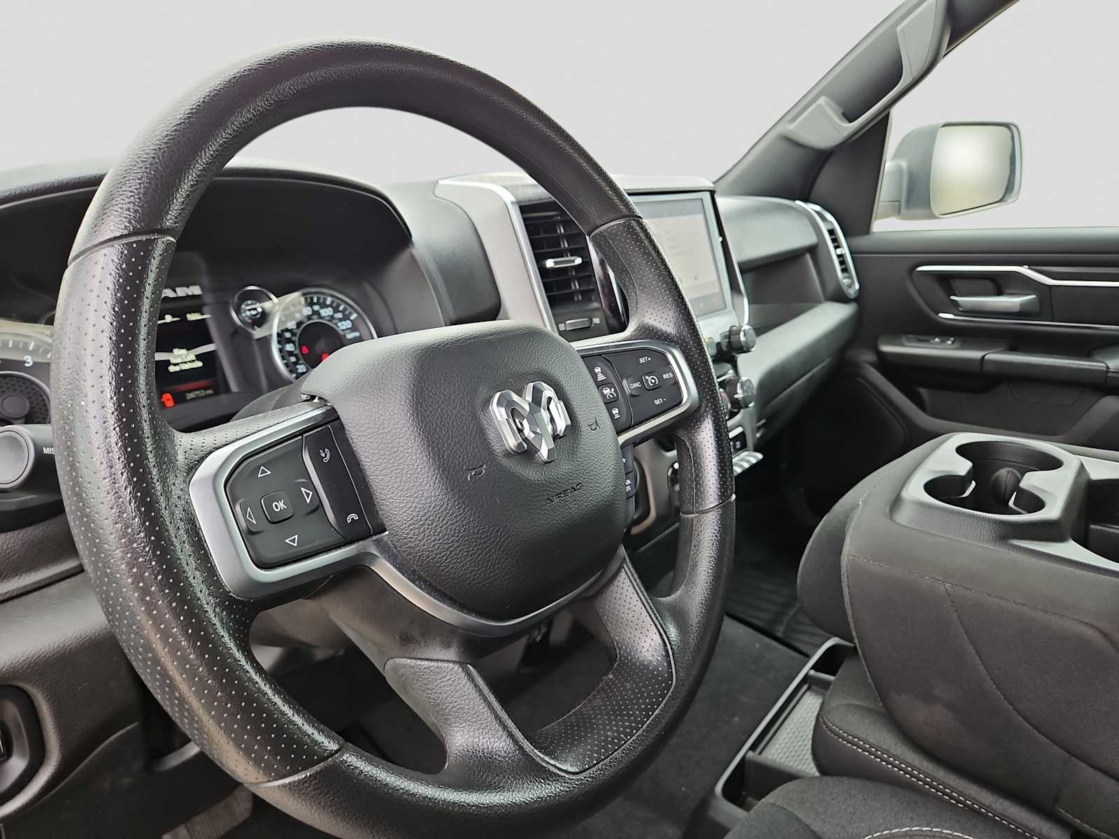 Thumbnail: 2025 RAM 1500 - 10