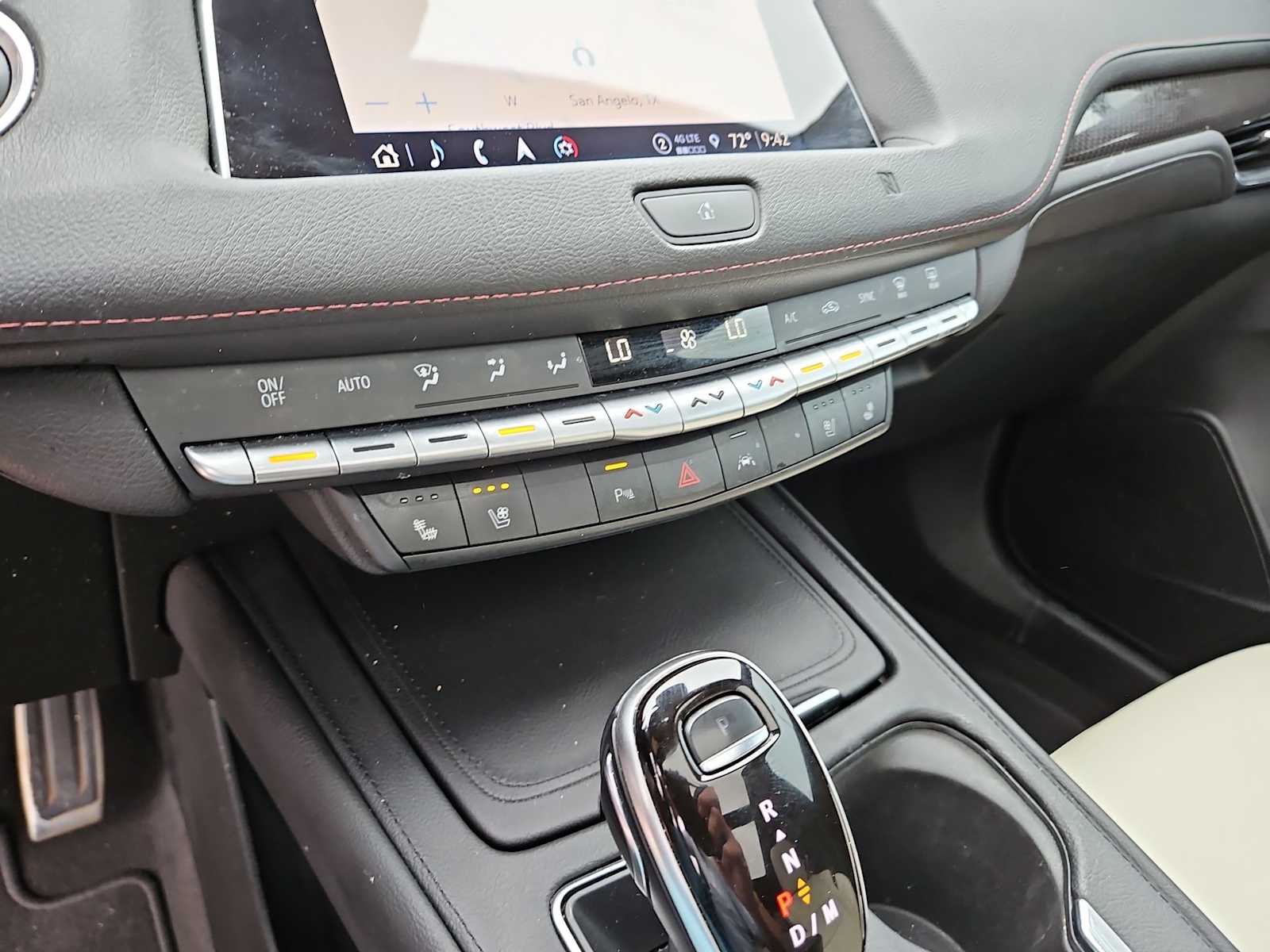 Thumbnail: 2021 Cadillac XT4 - 28