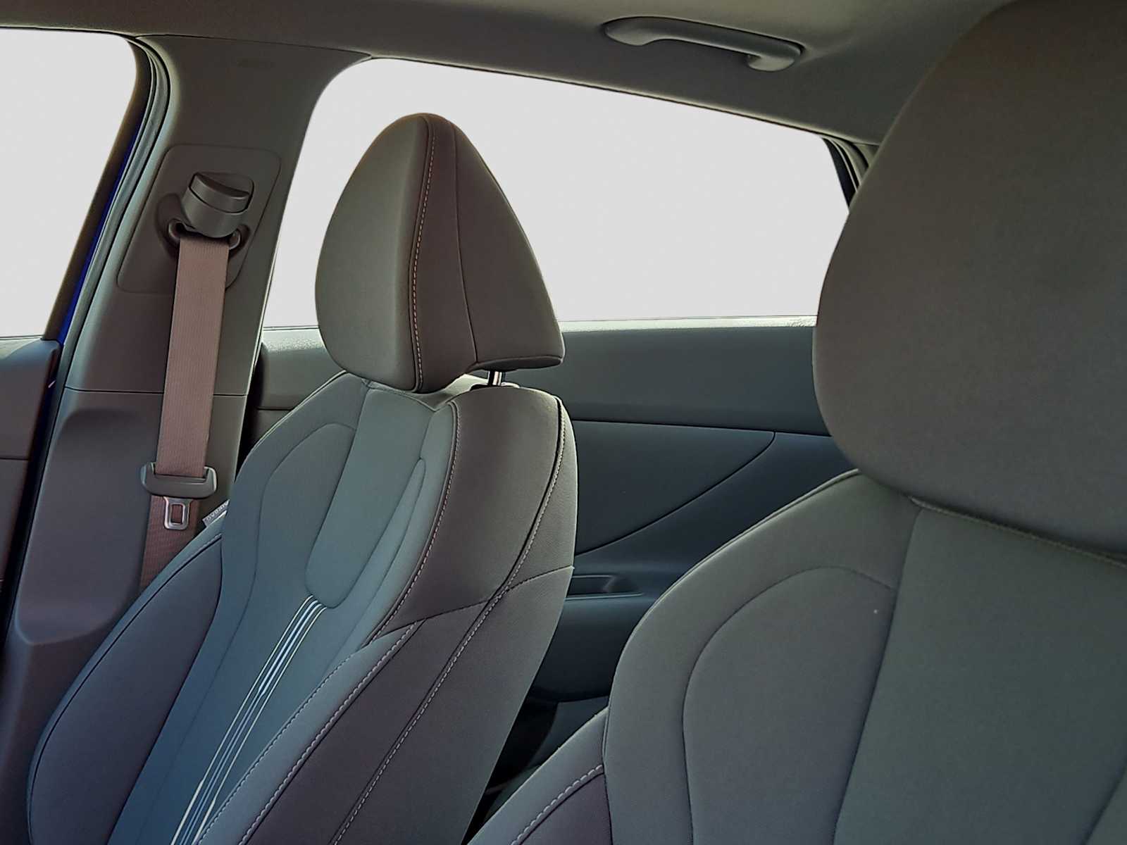 Thumbnail: 2025 Hyundai Elantra - 15