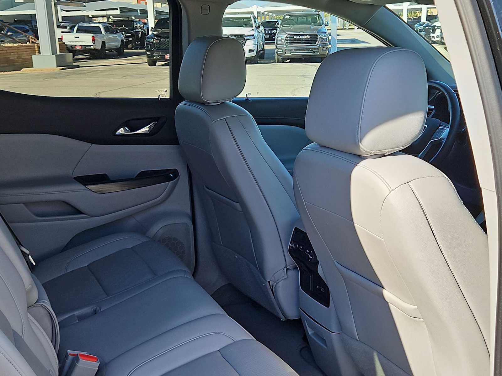 Thumbnail: 2023 GMC Acadia - 16