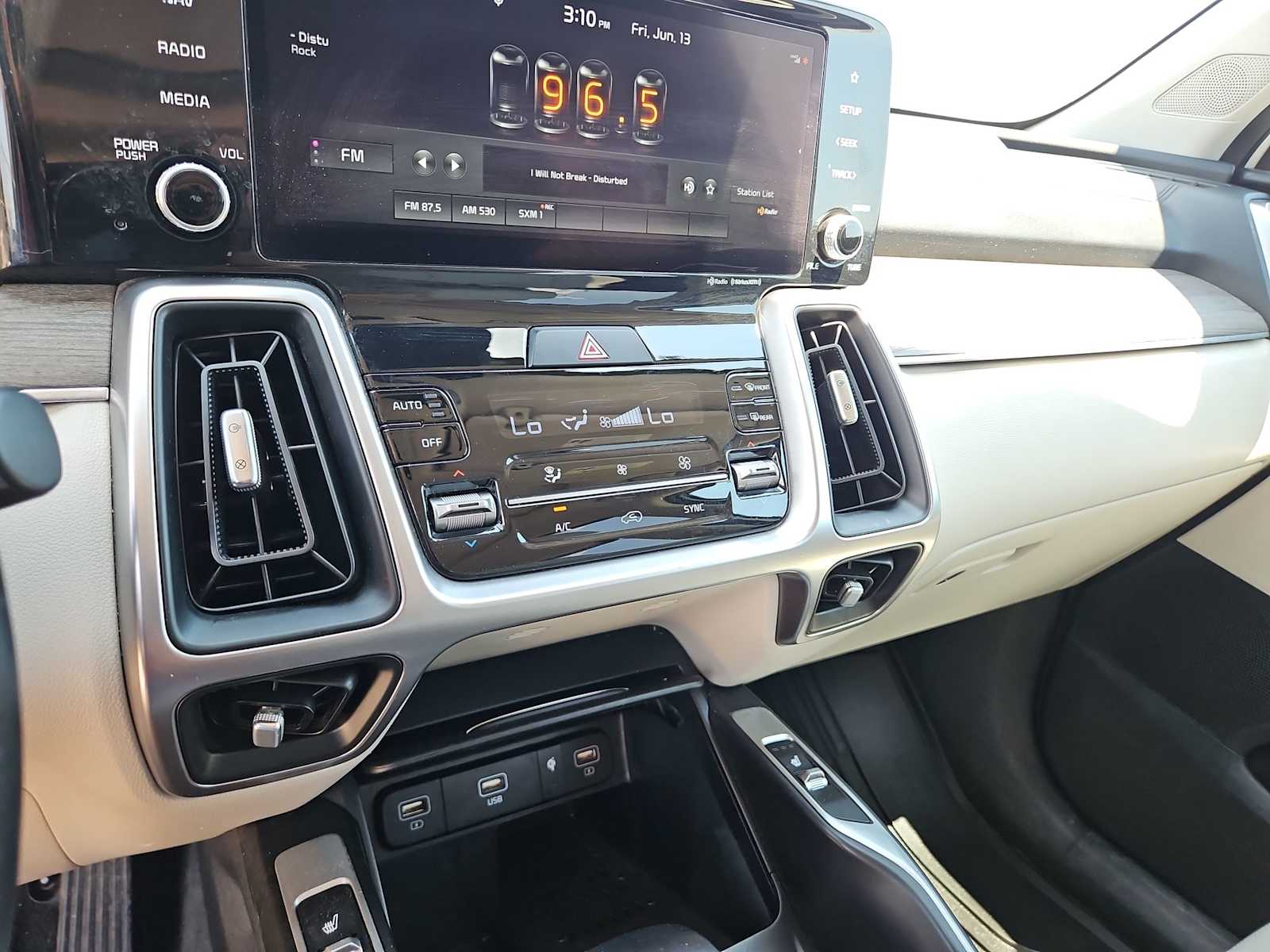 2022 Kia Sorento EX 28